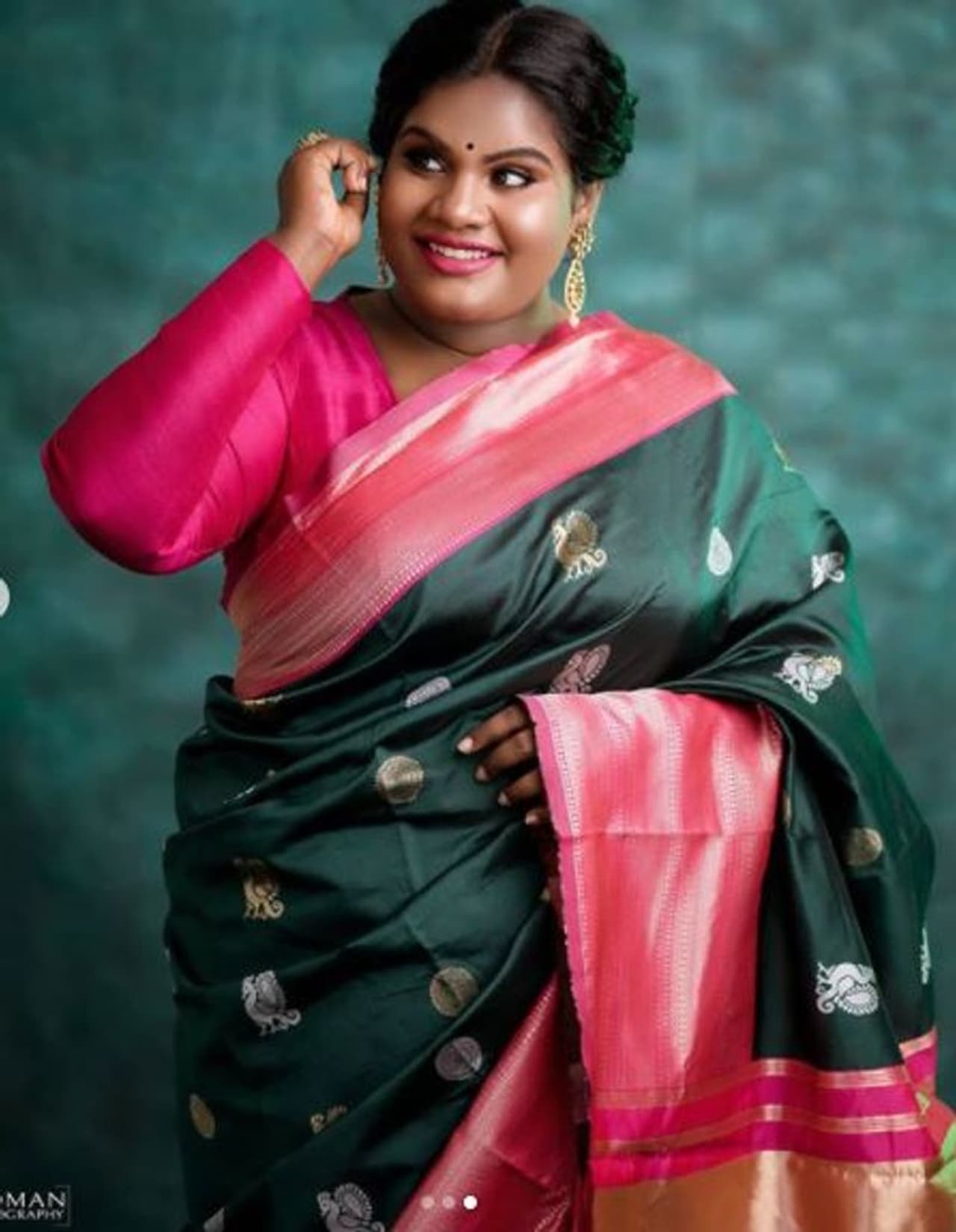 <h2> </h2><p>படப்பிடிப்பு தளத்தில் துறு,துறுவென சுற்றி வந்த இந்திரஜாவின் டிக் டாக் வீடியோக்கள் சோசியல் மீடியாவில் செம்ம பிரபலம்.</p> <h2> </h2><p>படப்பிடிப்பு தளத்தில் துறு,துறுவென சுற்றி வந்த இந்திரஜாவின் டிக் டாக் வீடியோக்கள் சோசியல் மீடியாவில் செம்ம பிரபலம்.</p>