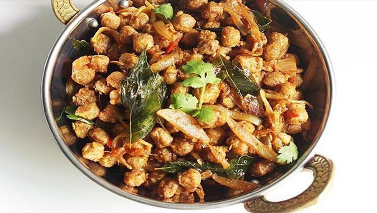 <p>ಇಲ್ಲಿದೆ ನೋಡಿ ಚಿಕನ್ ಬದಲಿಗೆ ಅದೇ ರುಚಿ ನೀಡುವ ಸಂಪೂರ್ಣ ಸಸ್ಯಹಾರಿ ಆಹಾರ.</p> <p>ಇಲ್ಲಿದೆ ನೋಡಿ ಚಿಕನ್ ಬದಲಿಗೆ ಅದೇ ರುಚಿ ನೀಡುವ ಸಂಪೂರ್ಣ ಸಸ್ಯಹಾರಿ ಆಹಾರ.</p>