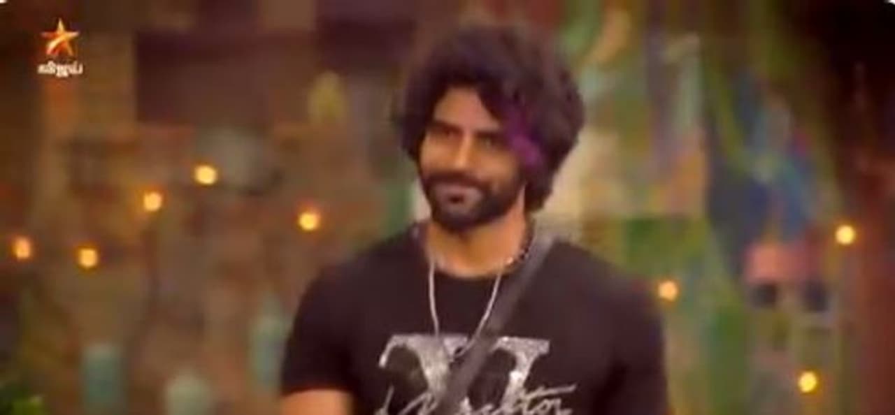 <p>நேற்றைய தினம் கூட, சனத்திடம் விடாப்பிடியாக சண்டை போட்ட பாலாஜி இன்றைய டாஸ்கில், சனத்திற்கு சப்போர்ட் செய்து ஷாக் கொடுத்துள்ளார்.</p> <p>நேற்றைய தினம் கூட, சனத்திடம் விடாப்பிடியாக சண்டை போட்ட பாலாஜி இன்றைய டாஸ்கில், சனத்திற்கு சப்போர்ட் செய்து ஷாக் கொடுத்துள்ளார்.</p>