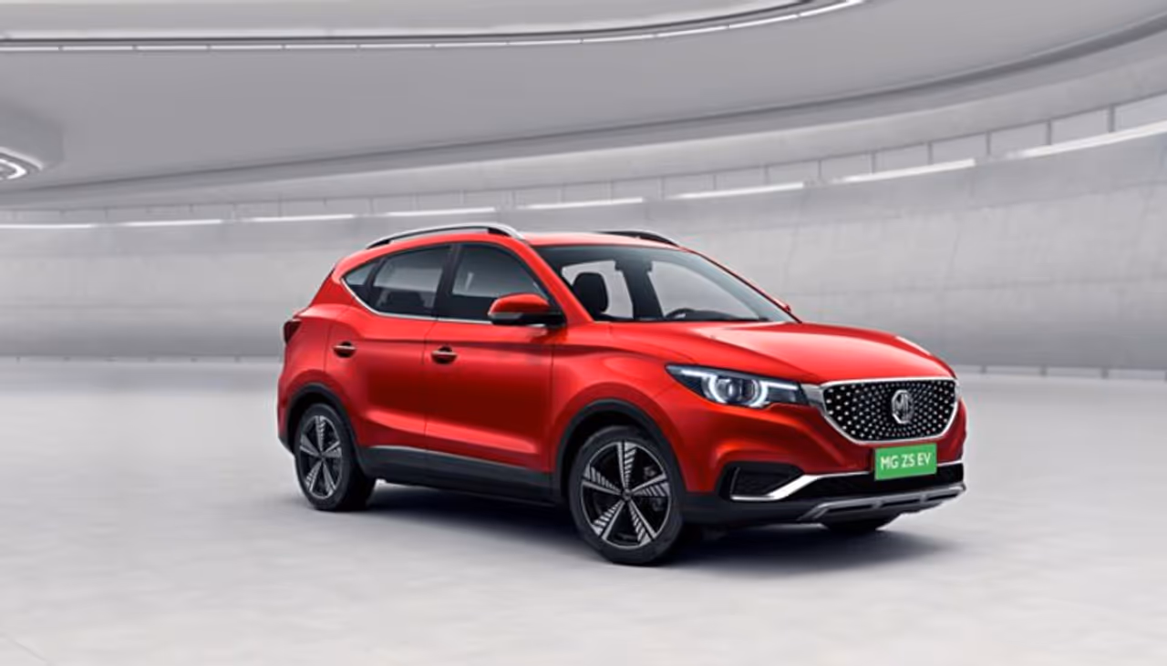 <p>The comapny has announced that all 2,000 units of the Gloster have been sold out in India for the current year. Interested buyers will have to wait till 2021 to buy the car.</p>