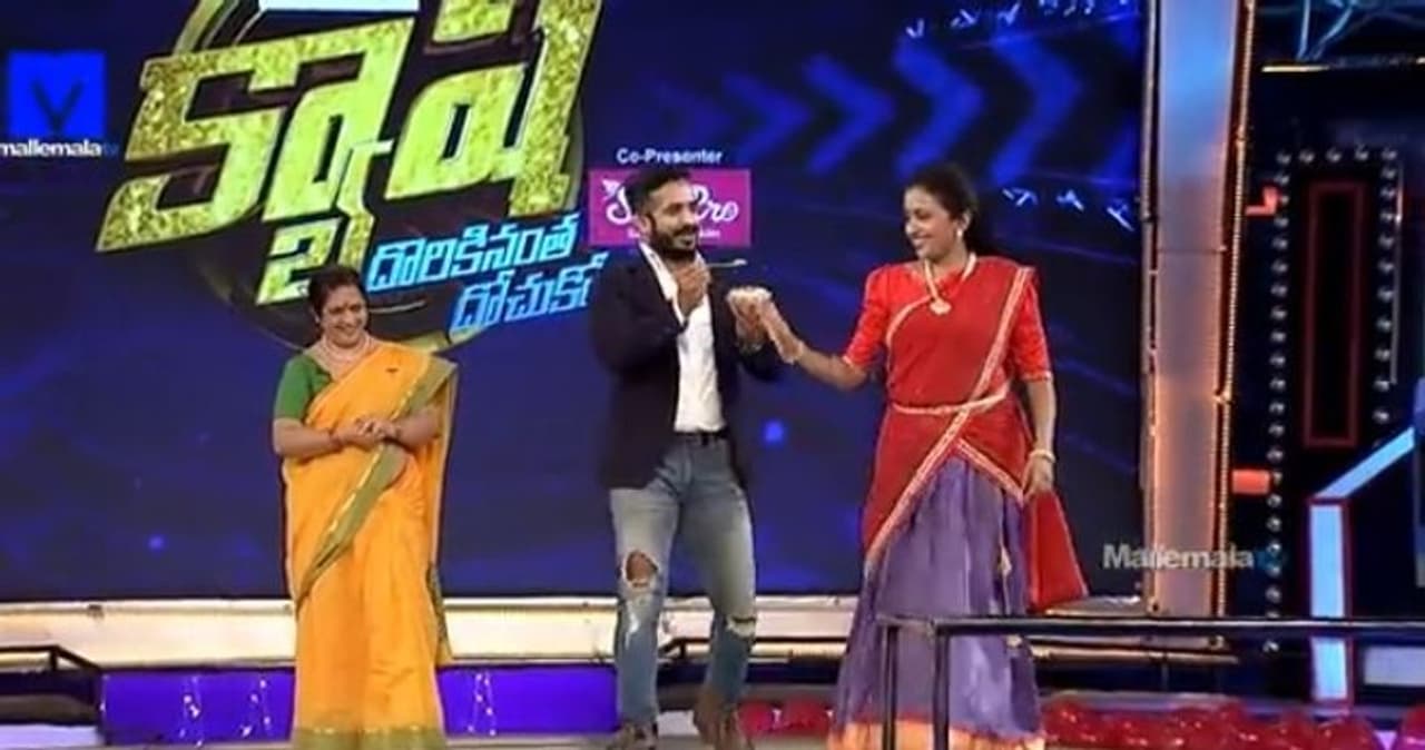 బుల్లితెరపై నడిచే ఏ ప్రోగ్రాం నిర్వహణ అయినా... ఆదాయ వ్యయాల మీద ఆధారపడి ఉంటుంది. అధిక టీఆర్పీ రాబట్టే ప్రోగ్రామ్స్ కి ఎక్కువ ఆదాయం వస్తుంది. ప్రేక్షకుల ఆదరణ లేకపోతే టీఆర్పీ రాదు. బుల్లితెరపై నడిచే ఏ ప్రోగ్రాం నిర్వహణ అయినా... ఆదాయ వ్యయాల మీద ఆధారపడి ఉంటుంది. అధిక టీఆర్పీ రాబట్టే ప్రోగ్రామ్స్ కి ఎక్కువ ఆదాయం వస్తుంది. ప్రేక్షకుల ఆదరణ లేకపోతే టీఆర్పీ రాదు.