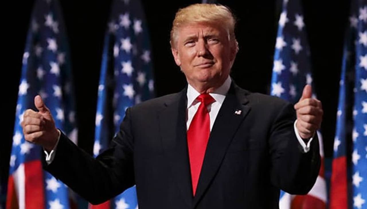 <p>ಅಮೆರಿಕದ ಚುನಾವಣೆಯಲ್ಲಿ ಫಲಿತಾಂಶವನ್ನು ಊಹಿಸುವುದು ಕಷ್ಟ. 2016ರ್ಲೂ ಟ್ರಂಪ್‌ ಸೋಲುತ್ತಾರೆಂದು ಎಲ್ಲಾ ಸಮೀಕ್ಷೆಗಳು ಹೇಳಿದ್ದವು. ಈ ಬಾರಿಯೂ ಸಮೀಕ್ಷೆಗಳು ಬೈಡನ್‌ ಪರ ಇವೆ. ಆದರೆ, ರಹಸ್ಯ ಅಲೆ ಬೇರೆಯ ರೀತಿಯಲ್ಲೇ ಇರಬಹುದು.</p>