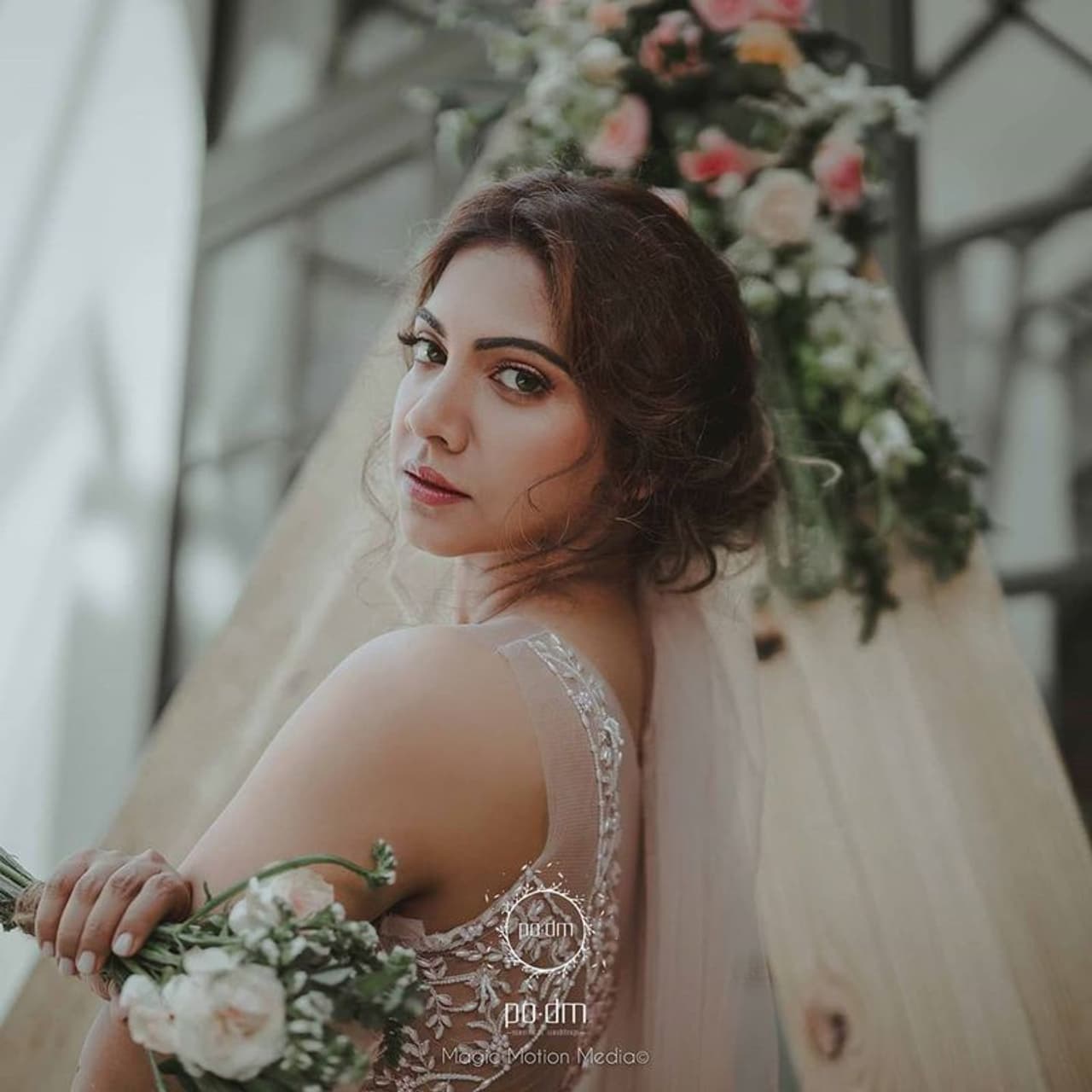 <p>விஜய் சேதுபதிக்கு ஜோடியாக ‘காதலும் கடந்து போகும்’ படம் மூலம் தமிழ் திரையுலகிற்கு அறிமுகமானார் மலையாள நடிகை மடோனா செபாஸ்டின். </p> <p>விஜய் சேதுபதிக்கு ஜோடியாக ‘காதலும் கடந்து போகும்’ படம் மூலம் தமிழ் திரையுலகிற்கு அறிமுகமானார் மலையாள நடிகை மடோனா செபாஸ்டின். </p>