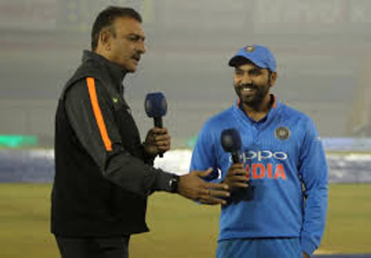 <p>காயம் காரணமாக ரோஹித் சர்மா இந்திய அணியில் இடம்பெறவில்லை. இவரின் கீழ் தொடையில் காயம் ஏற்பட்டுள்ளது. இதனால் அணியில் இவர் எடுக்கப்படவில்லை. ஆனால் மும்பை அணியின் கடைசி போட்டியில் இறங்கிய இவர்.. தனக்கு எந்த பிரச்சனையும் இல்லை என்பதை நிரூபித்தார்<br /><br /> </p> <p>காயம் காரணமாக ரோஹித் சர்மா இந்திய அணியில் இடம்பெறவில்லை. இவரின் கீழ் தொடையில் காயம் ஏற்பட்டுள்ளது. இதனால் அணியில் இவர் எடுக்கப்படவில்லை. ஆனால் மும்பை அணியின் கடைசி போட்டியில் இறங்கிய இவர்.. தனக்கு எந்த பிரச்சனையும் இல்லை என்பதை நிரூபித்தார்<br /><br /> </p>