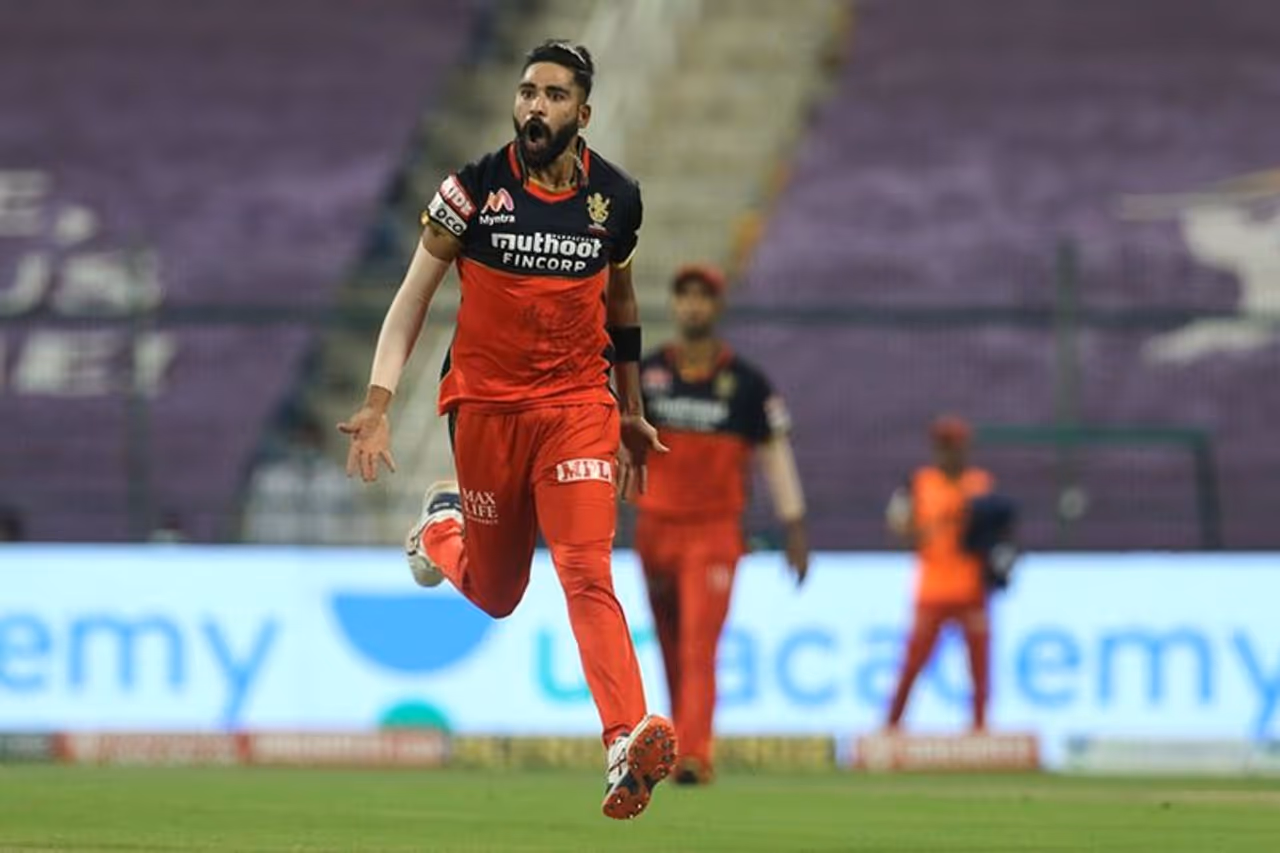 <p style="text align: justify;">Indian pacer Mohammed Siraj has his dream come true after he was selected to represent India in the upcoming Test series in Australia. He is currently with the squad Down Under, quarantining and training for the four Test series, starting December 17, with India being the defending champions of the Border Gavaskar Trophy.</p> <p style="text align: justify;">Indian pacer Mohammed Siraj has his dream come true after he was selected to represent India in the upcoming Test series in Australia. He is currently with the squad Down Under, quarantining and training for the four Test series, starting December 17, with India being the defending champions of the Border Gavaskar Trophy.</p>