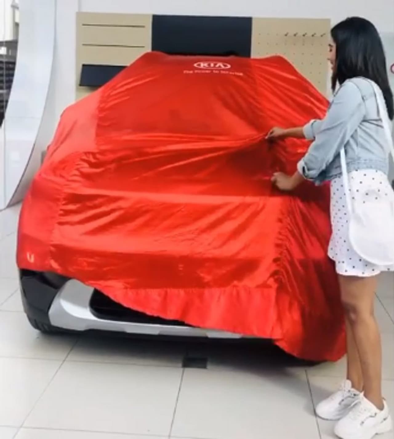 <p>ಕನ್ನಡತಿ ಧಾರವಾಹಿಯಲ್ಲಿ ವರುಧಿನಿ ಪಾತ್ರ ಮಾಡುವ ಸಾರಾ ಅಣ್ಣಯ್ಯ ಹೊಸ ಕಾರು ಖರೀದಿಸಿದ್ದಾರೆ.</p> <p>ಕನ್ನಡತಿ ಧಾರವಾಹಿಯಲ್ಲಿ ವರುಧಿನಿ ಪಾತ್ರ ಮಾಡುವ ಸಾರಾ ಅಣ್ಣಯ್ಯ ಹೊಸ ಕಾರು ಖರೀದಿಸಿದ್ದಾರೆ.</p>