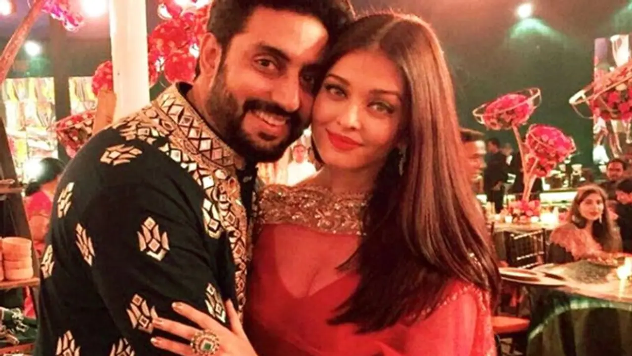 <p>ತಾನು ಮತ್ತು ಐಶ್ವರ್ಯ ದಿನವಿಡೀ ತಮ್ಮ ಕೆಲಸದಲ್ಲಿ ಬ್ಯುಸಿಯಾಗಿದ್ದವು. ಸಂಜೆ ಮನೆಯ ಮಹಿಳೆಯರು ಪೂಜೆ ಮಾಡಿದರು. ನಂತರ, ರಾತ್ರಿ ಚಂದ್ರನಿಗಾಗಿ ನಾವೆಲ್ಲರೂ ಕಾದು ನಮ್ಮ ಉಪವಾಸವನ್ನು ಕೊನೆಗೊಳೆಸಿದ್ದೇವು ಎಂದು ಅಭಿಷೇಕ್ ಬಚ್ಚನ್ ಫ್ಯಾಮಿಲಿಯ ಕಾರ್ವಾ ಚೌತ್ ಸೆಲೆಬ್ರೆಷನ್ ಬಗ್ಗೆ ಹೇಳಿದ್ದಾರೆ</p> <p>ತಾನು ಮತ್ತು ಐಶ್ವರ್ಯ ದಿನವಿಡೀ ತಮ್ಮ ಕೆಲಸದಲ್ಲಿ ಬ್ಯುಸಿಯಾಗಿದ್ದವು. ಸಂಜೆ ಮನೆಯ ಮಹಿಳೆಯರು ಪೂಜೆ ಮಾಡಿದರು. ನಂತರ, ರಾತ್ರಿ ಚಂದ್ರನಿಗಾಗಿ ನಾವೆಲ್ಲರೂ ಕಾದು ನಮ್ಮ ಉಪವಾಸವನ್ನು ಕೊನೆಗೊಳೆಸಿದ್ದೇವು ಎಂದು ಅಭಿಷೇಕ್ ಬಚ್ಚನ್ ಫ್ಯಾಮಿಲಿಯ ಕಾರ್ವಾ ಚೌತ್ ಸೆಲೆಬ್ರೆಷನ್ ಬಗ್ಗೆ ಹೇಳಿದ್ದಾರೆ</p>