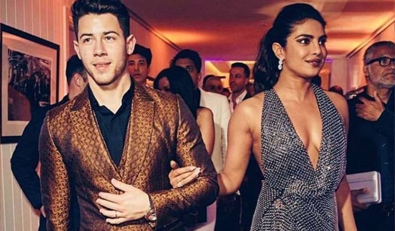 <p>The butterflies you get in stomach before meeting that someone special is a surreal feeling. Celebrities are no different, Priyanka Chopra and Nick Jonas's dating rumours were highlighted in 2017, and ever since they are serving major couple goals.</p> <p>The butterflies you get in stomach before meeting that someone special is a surreal feeling. Celebrities are no different, Priyanka Chopra and Nick Jonas's dating rumours were highlighted in 2017, and ever since they are serving major couple goals.</p>