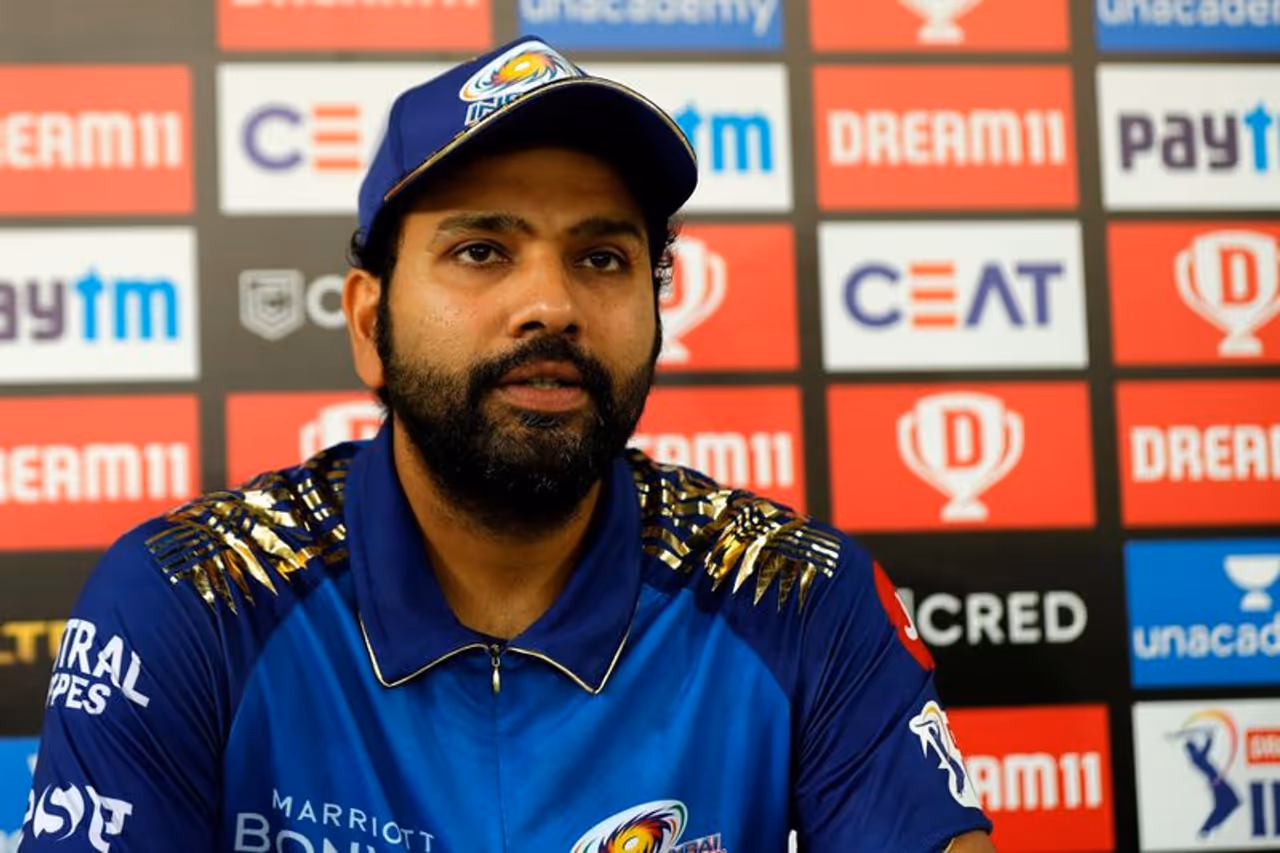 <p> </p><p>രോഹിത് ശര്മ്മ ഐപിഎല് ഫൈനലില് മുംബൈയെ നയിക്കുന്നതും കപ്പടിക്കുന്നതും രോഹിത്തിന് ശീലമായിക്കഴിഞ്ഞു. എന്നാല് ബാറ്റ് കൊണ്ട് അത്ഭുതം കാട്ടേണ്ടതുണ്ട് നിര്ണായക മത്സരത്തില് ആരാധകരുടെ ഹിറ്റ്മാന്. <br /> </p> <p> </p><p>രോഹിത് ശര്മ്മ ഐപിഎല് ഫൈനലില് മുംബൈയെ നയിക്കുന്നതും കപ്പടിക്കുന്നതും രോഹിത്തിന് ശീലമായിക്കഴിഞ്ഞു. എന്നാല് ബാറ്റ് കൊണ്ട് അത്ഭുതം കാട്ടേണ്ടതുണ്ട് നിര്ണായക മത്സരത്തില് ആരാധകരുടെ ഹിറ്റ്മാന്. <br /> </p>