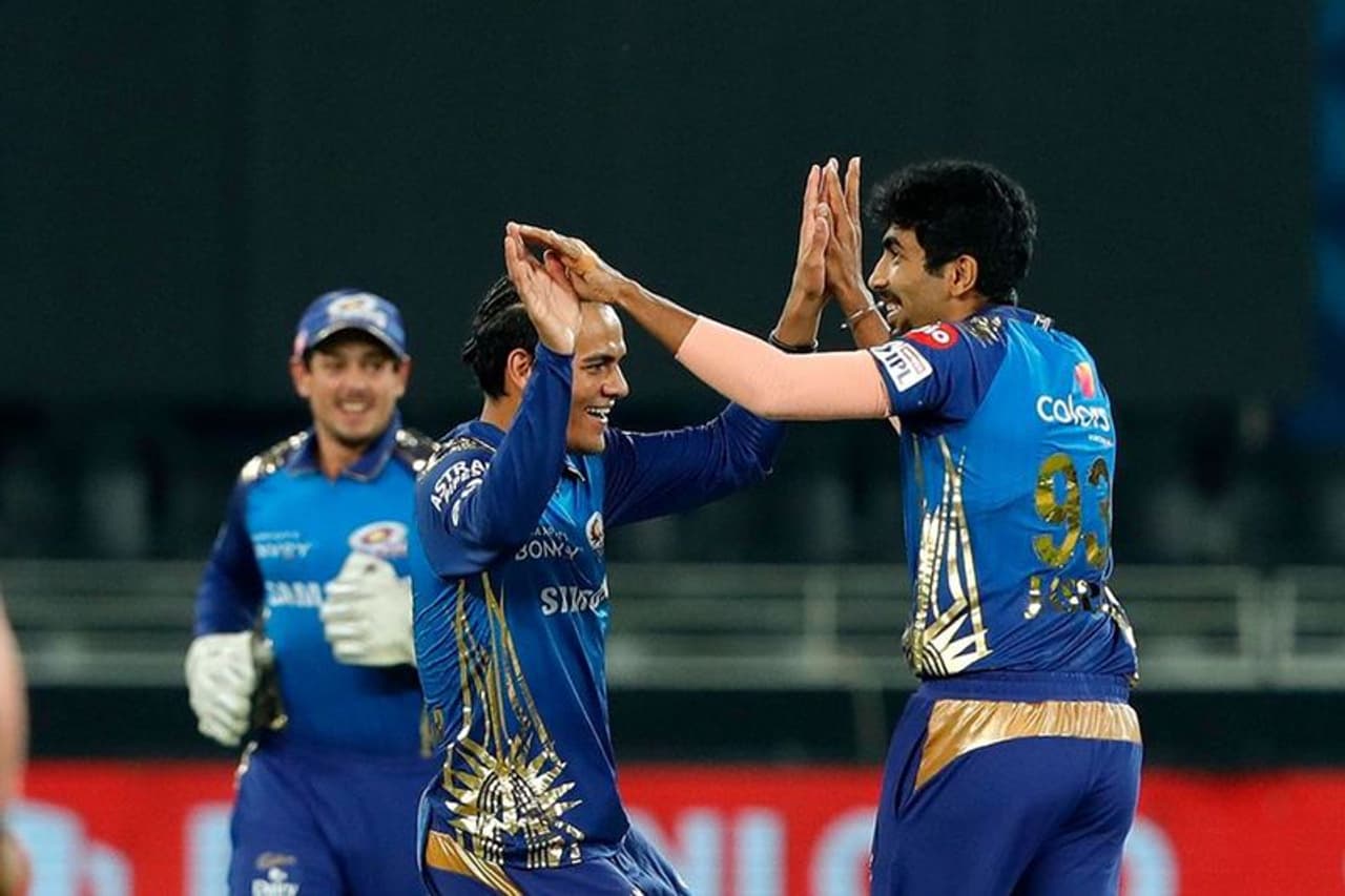 <p>పటిష్ట ముంబై ఇండియన్స్ను ఓడించడం యంగ్ టీమ్కి చాలా పెద్ద ఛాలెంజ్. క్రికెట్ ఫ్యాన్స్తో పాటు మాజీ క్రికెటర్లు కూడా ముంబై ఐదో టైటిల్ ఈజీగా గెలుస్తుందని అంచనా వేస్తున్నారు.</p> <p>పటిష్ట ముంబై ఇండియన్స్ను ఓడించడం యంగ్ టీమ్కి చాలా పెద్ద ఛాలెంజ్. క్రికెట్ ఫ్యాన్స్తో పాటు మాజీ క్రికెటర్లు కూడా ముంబై ఐదో టైటిల్ ఈజీగా గెలుస్తుందని అంచనా వేస్తున్నారు.</p>