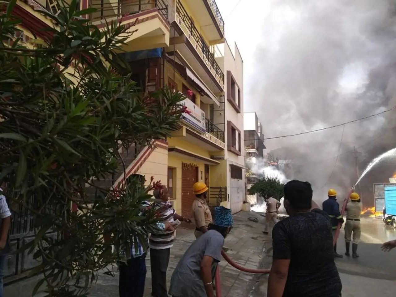 <p>A massive fire broke out at a chemical factory in Bapuji Nagar on November 10, Tuesday afternoon.</p> <p>A massive fire broke out at a chemical factory in Bapuji Nagar on November 10, Tuesday afternoon.</p>