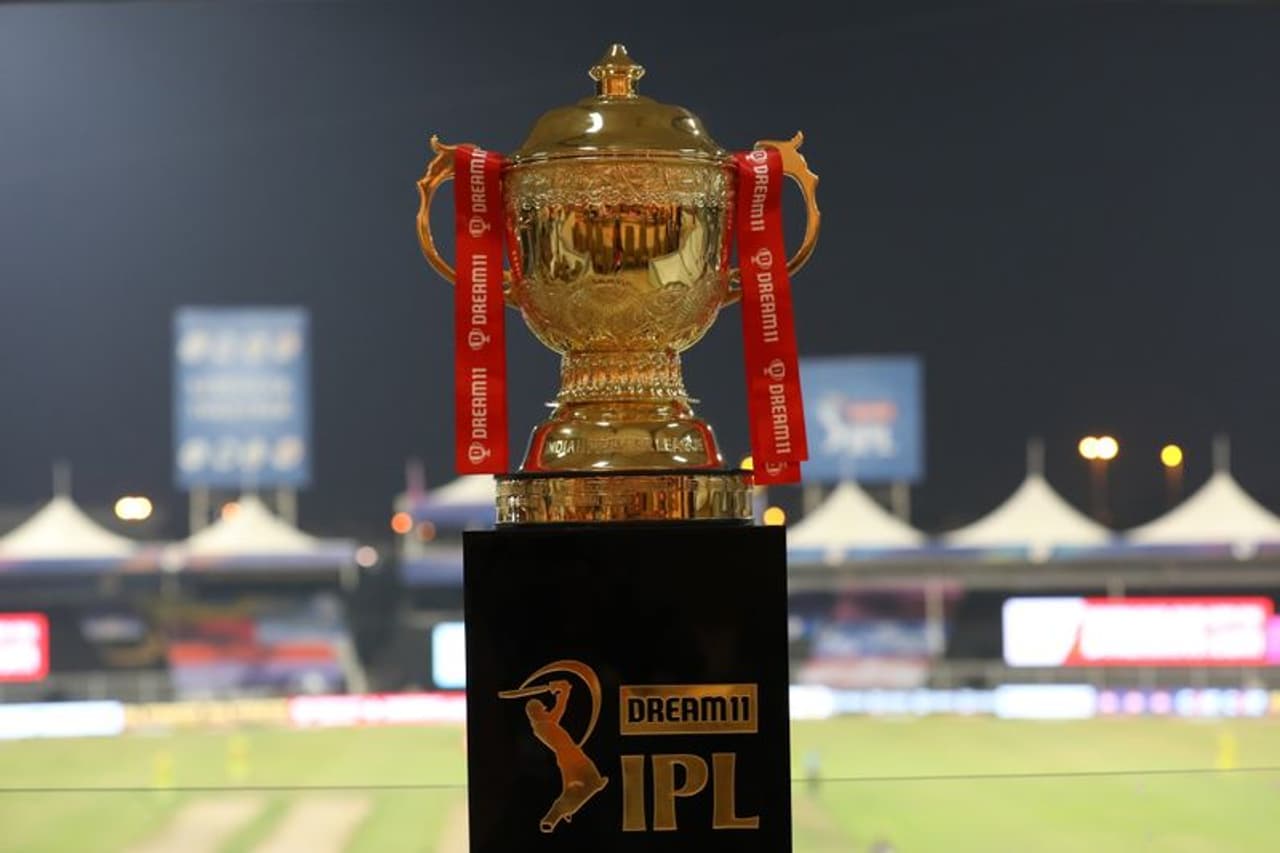 <p>For 13 years, the Indian Premier League (IPL) has never deprived its fans of ruthless cricketing actions. Meanwhile, the ongoing edition, of 2020, has reached its final stage, as defending champions Mumbai Indians (MI) would take on Delhi Capitals (DC) in the final, in Dubai, on Tuesday.</p>