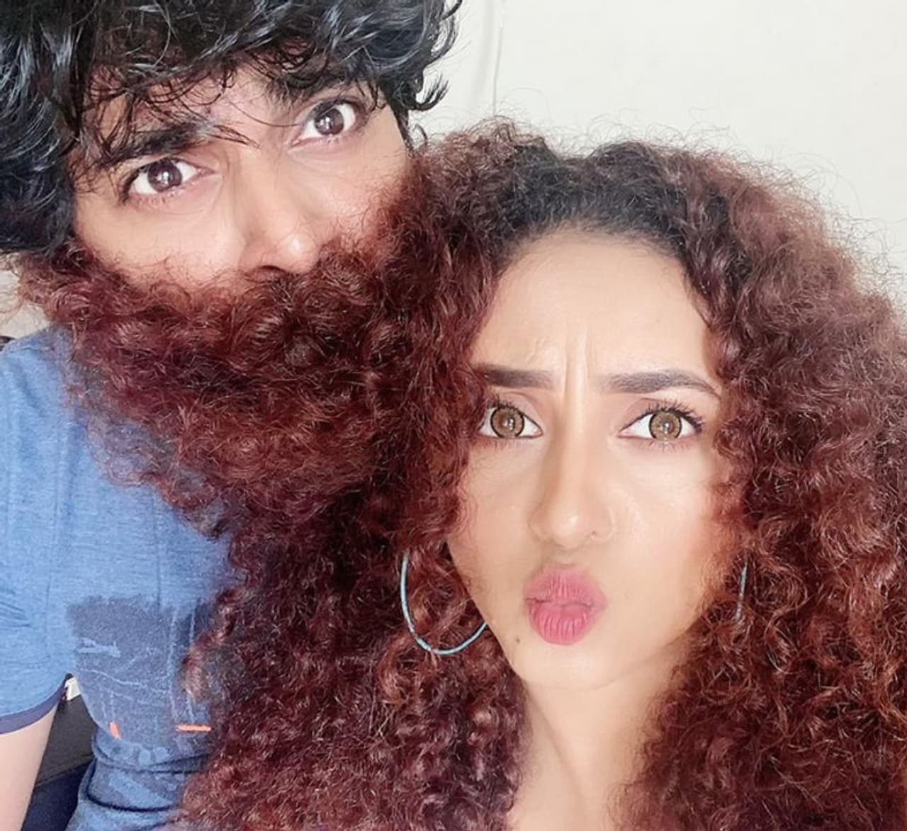 <p>ആങ്കറിംഗിലൂടെ ശ്രദ്ധേയയായ താരമാണ് പേളി മാണി.</p>