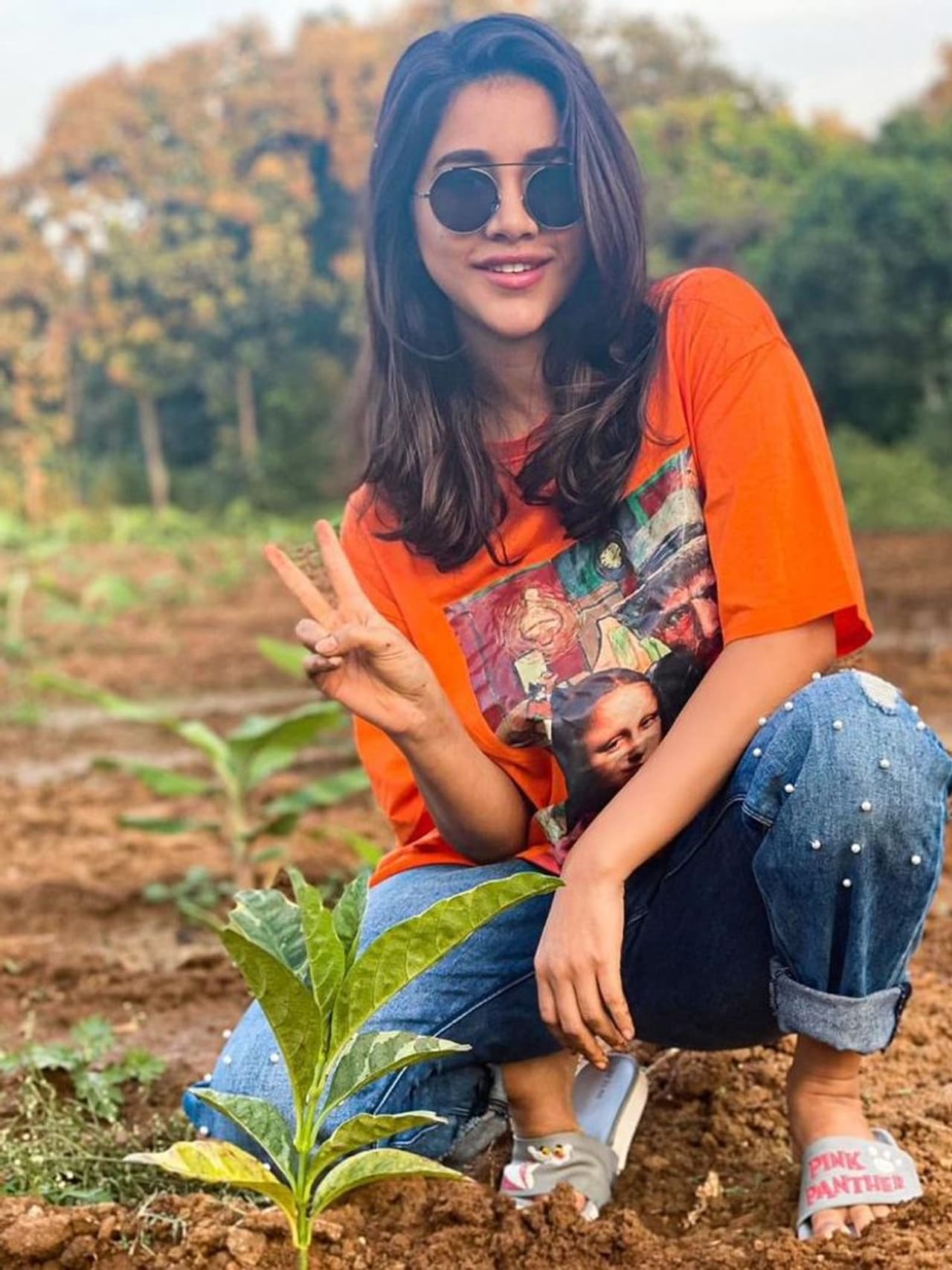 <p>ಶಿವರಾಜ್‌ಕುಮಾರ್‌ ನಟನೆಯ ‘ವಜ್ರಕಾಯ’ ಖ್ಯಾತಿಯ ಇವರು ಈಗ ಟಾಲಿವುಡ್‌ ಮಾಸ್‌ ಹೀರೋಗಳ ಬೇಡಿಕೆಯ ನಟಿಯಾಗಿದ್ದಾರೆ.</p>