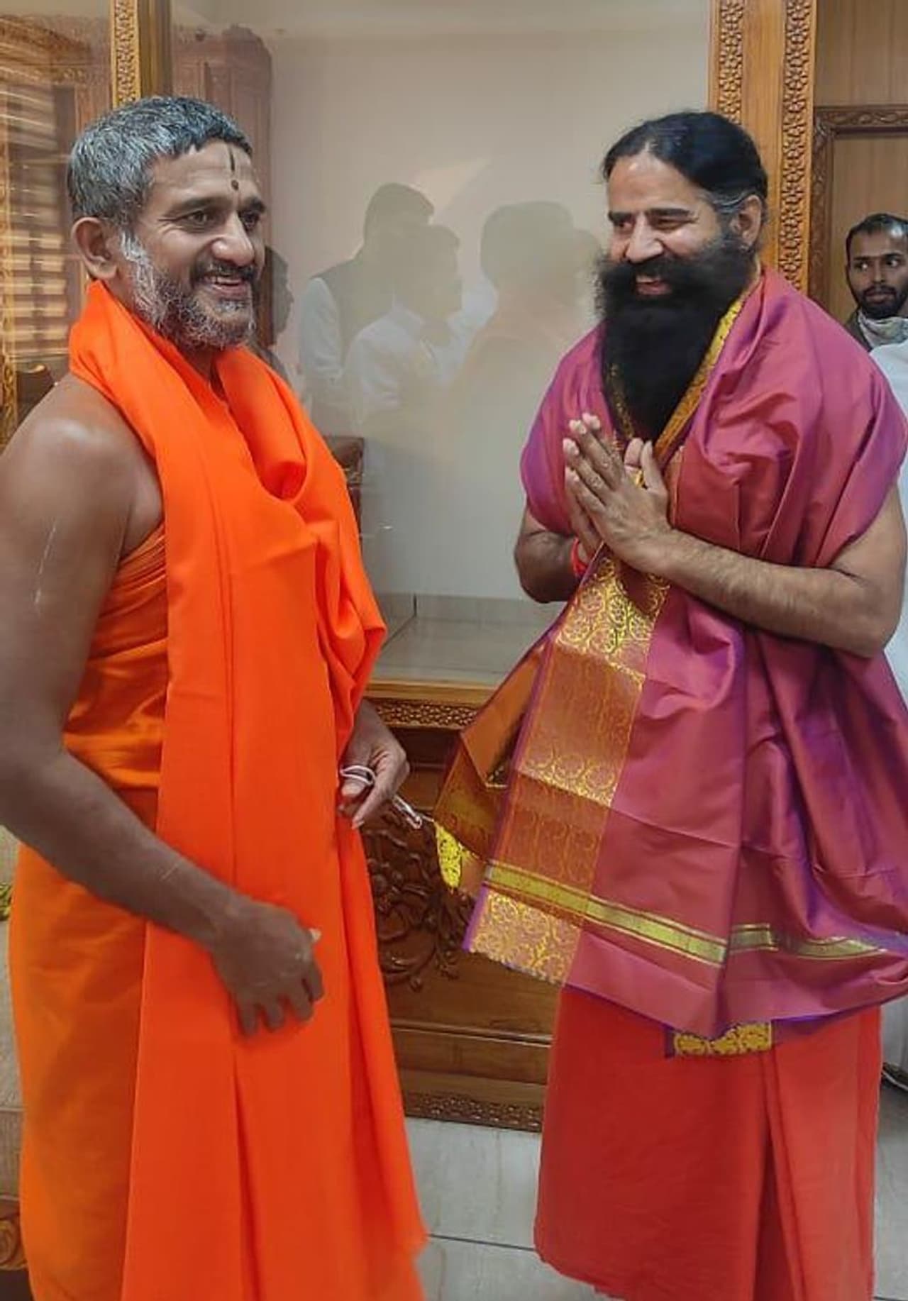 <p><br />ಹರಿದ್ವಾರದ ಜಗತ್ಪಸಿದ್ಧ ಪತಂಜಲಿ ಯೋಗ ಪೀಠಕ್ಕೆ ಪೇಜಾವರ ಶ್ರೀಗಳು ಭೇಟಿ ನೀಡಿದರು</p> <p><br />ಹರಿದ್ವಾರದ ಜಗತ್ಪಸಿದ್ಧ ಪತಂಜಲಿ ಯೋಗ ಪೀಠಕ್ಕೆ ಪೇಜಾವರ ಶ್ರೀಗಳು ಭೇಟಿ ನೀಡಿದರು</p>