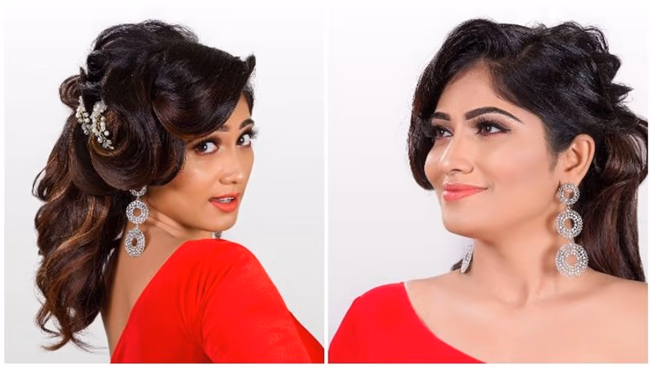 <p>ஜல்லிக்கட்டு போராட்டத்தின் போது விதவிதமாக கோஷம் போட்டு மீடியாக்களின் கவனத்தை ஈர்த்தவர் ஜூலி. வீரத்தமிழச்சி என்ற பட்டப்பெயரையும் கொடுத்து ரசிகர்கள் கொண்டாடினார்கள்.</p> <p>ஜல்லிக்கட்டு போராட்டத்தின் போது விதவிதமாக கோஷம் போட்டு மீடியாக்களின் கவனத்தை ஈர்த்தவர் ஜூலி. வீரத்தமிழச்சி என்ற பட்டப்பெயரையும் கொடுத்து ரசிகர்கள் கொண்டாடினார்கள்.</p>