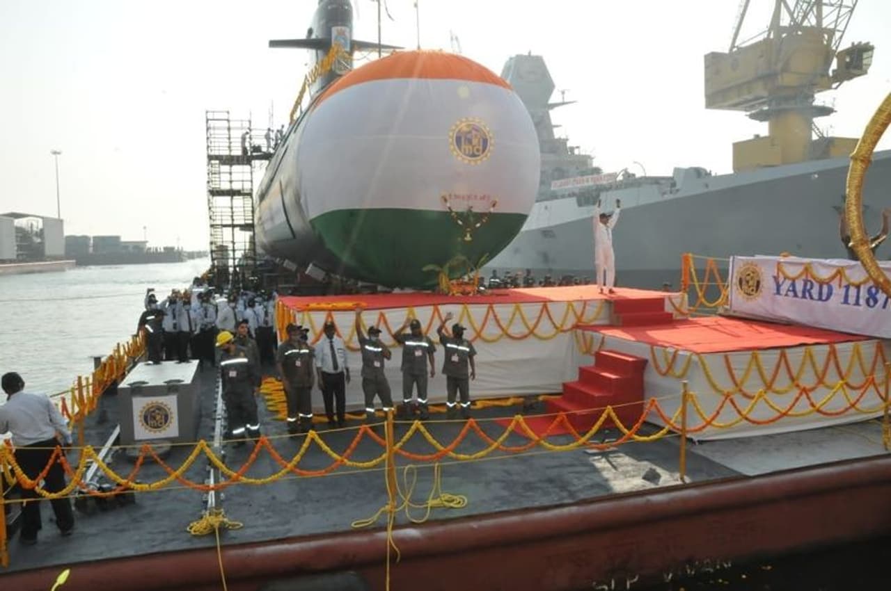 <p>ഫ്രഞ്ച് നാവിക പ്രതിരോധ, ഊർജ്ജ കമ്പനിയായ ഡിസിഎൻഎസ് രൂപകൽപ്പന ചെയ്ത ആറ് കൽവാരി ക്ലാസ് അന്തർവാഹിനികളുടെ ഭാഗമാണ് ഇന്ന് നീറ്റിലിറക്കിയ വാഗീർ. ഇന്ത്യൻ നേവിയുടെ പ്രോജക്റ്റ് 75 ന്റഎ ഭാഗമായാണ് ഇവ നിർമ്മിക്കുന്നത്.</p> <p>ഫ്രഞ്ച് നാവിക പ്രതിരോധ, ഊർജ്ജ കമ്പനിയായ ഡിസിഎൻഎസ് രൂപകൽപ്പന ചെയ്ത ആറ് കൽവാരി ക്ലാസ് അന്തർവാഹിനികളുടെ ഭാഗമാണ് ഇന്ന് നീറ്റിലിറക്കിയ വാഗീർ. ഇന്ത്യൻ നേവിയുടെ പ്രോജക്റ്റ് 75 ന്റഎ ഭാഗമായാണ് ഇവ നിർമ്മിക്കുന്നത്.</p>