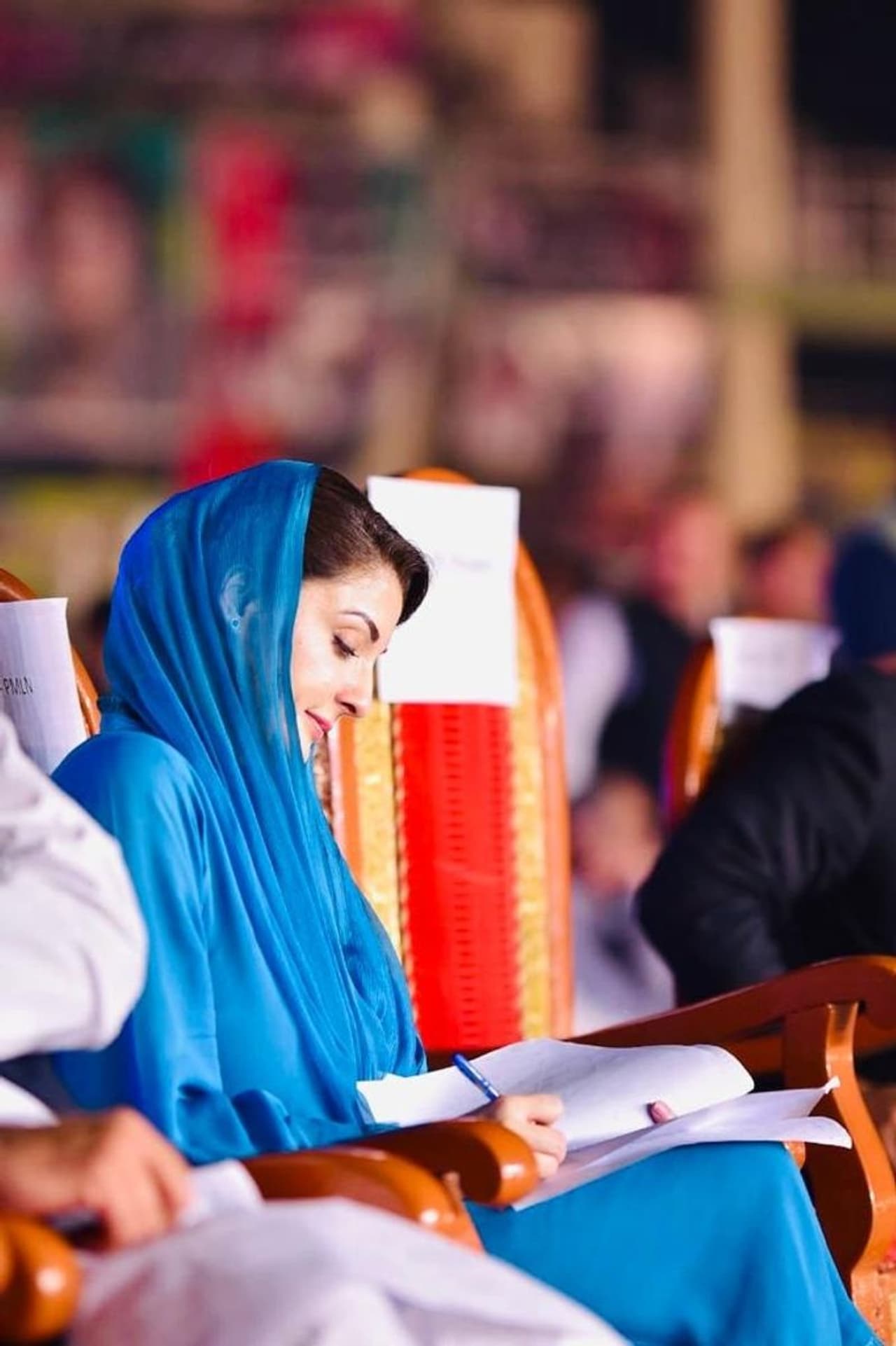 <p><br />സര്‍ക്കാറിനെതിരായ പ്രക്ഷോഭങ്ങളുടെ മുന്നണിപ്പോരാളിയായ മറിയം നവാസ് ഷരീഫ് ഒരഭിമുഖത്തില്‍ നടത്തിയ പരാമര്‍ശമാണ് വിവാദമായത്. &nbsp;തടവിലായിരിക്കെ, താന്‍ കഴിഞ്ഞ സെല്ലിലും ജയിലിലെ കുളിമുറിയിലും സര്‍ക്കാര്‍ ഒളിക്യാമറ വെച്ചതായാണ് അവര്‍ അഭിമുഖത്തില്‍ പറഞ്ഞത്. പാക് രാഷ്ട്രീയത്തില്‍ കോളിളക്കം ഉയര്‍ത്തിയിരിക്കുകയാണ് ഈ ആരോപണം.&nbsp;</p>