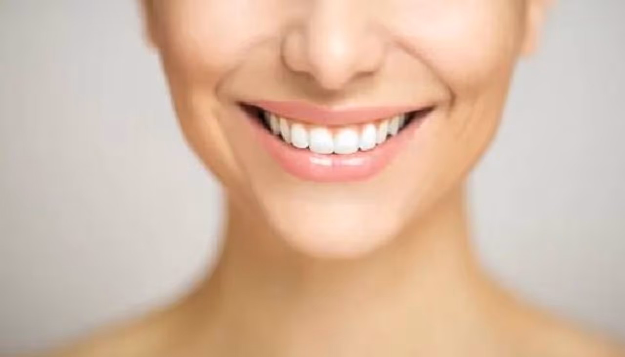 <p>What do movie stars, media persons, television actors and other celebrities have in common? No, it's not fair skin or the perfect figure. It's well aligned, peculiarly sharp white teeth. They have no stains, no discolouration, and no kind of deformities.</p> <p>What do movie stars, media persons, television actors and other celebrities have in common? No, it's not fair skin or the perfect figure. It's well aligned, peculiarly sharp white teeth. They have no stains, no discolouration, and no kind of deformities.</p>