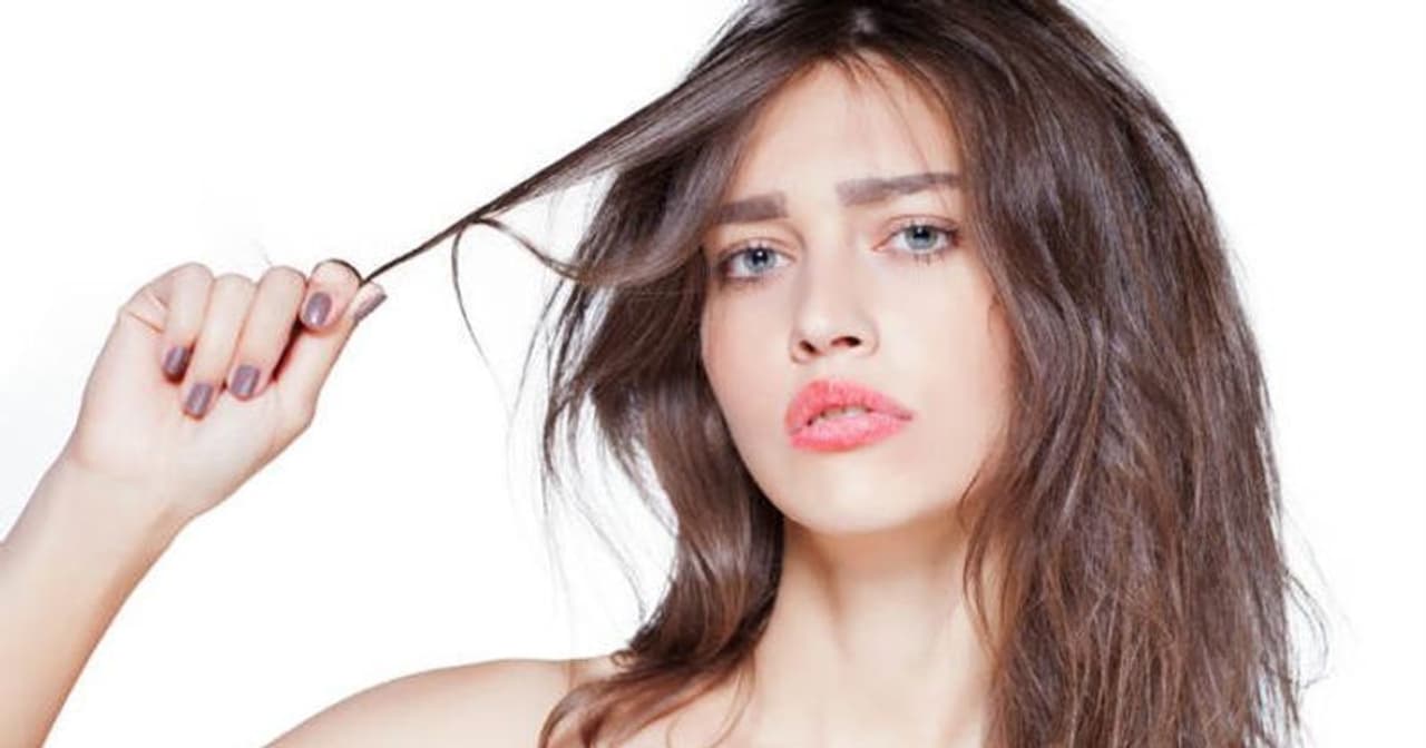 <p>Winter is a lovely season. The holiday vibe, breezy evenings, cosy homes, everything feels and looks beautiful around, except our skin and hair. As the climate drops, our skin and hair take a turn for the worse.</p> <p>Winter is a lovely season. The holiday vibe, breezy evenings, cosy homes, everything feels and looks beautiful around, except our skin and hair. As the climate drops, our skin and hair take a turn for the worse.</p>