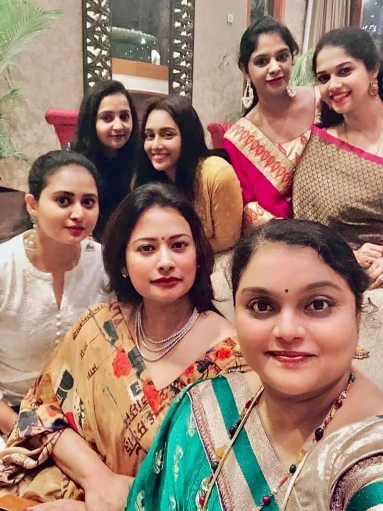 <p>ಗಣೇಶನ ಮನೆಯಲ್ಲಿ ತಾರೆಗಳ ದೀಪಾವಳಿ, ಕಳೆ ಹೆಚ್ಚಿಸಿದ ಅಮೂಲ್ಯಾ</p> <p>ಗಣೇಶನ ಮನೆಯಲ್ಲಿ ತಾರೆಗಳ ದೀಪಾವಳಿ, ಕಳೆ ಹೆಚ್ಚಿಸಿದ ಅಮೂಲ್ಯಾ</p>