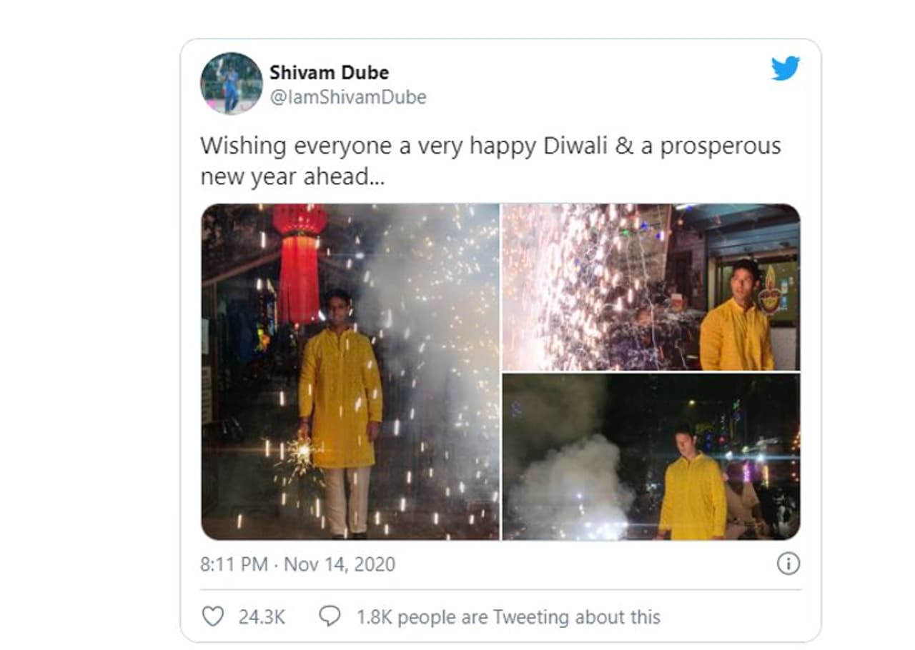 <p>ശിവം ദുബെയുടെ ദീപാവലി ആഘോഷത്തെ ട്രോളി ആരാധകര്</p> <p>ശിവം ദുബെയുടെ ദീപാവലി ആഘോഷത്തെ ട്രോളി ആരാധകര്</p>