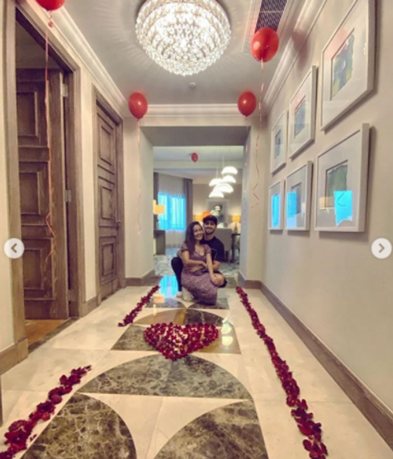 <p>ദില്ലിയില് ഒരു ഗുരുദ്വാരയില് വെച്ച് കഴിഞ്ഞ മാസമാണ് നേഹ കക്കറും രോഹൻപ്രീത് സിംഗും വിവാഹിതരായത്.</p> <p>ദില്ലിയില് ഒരു ഗുരുദ്വാരയില് വെച്ച് കഴിഞ്ഞ മാസമാണ് നേഹ കക്കറും രോഹൻപ്രീത് സിംഗും വിവാഹിതരായത്.</p>