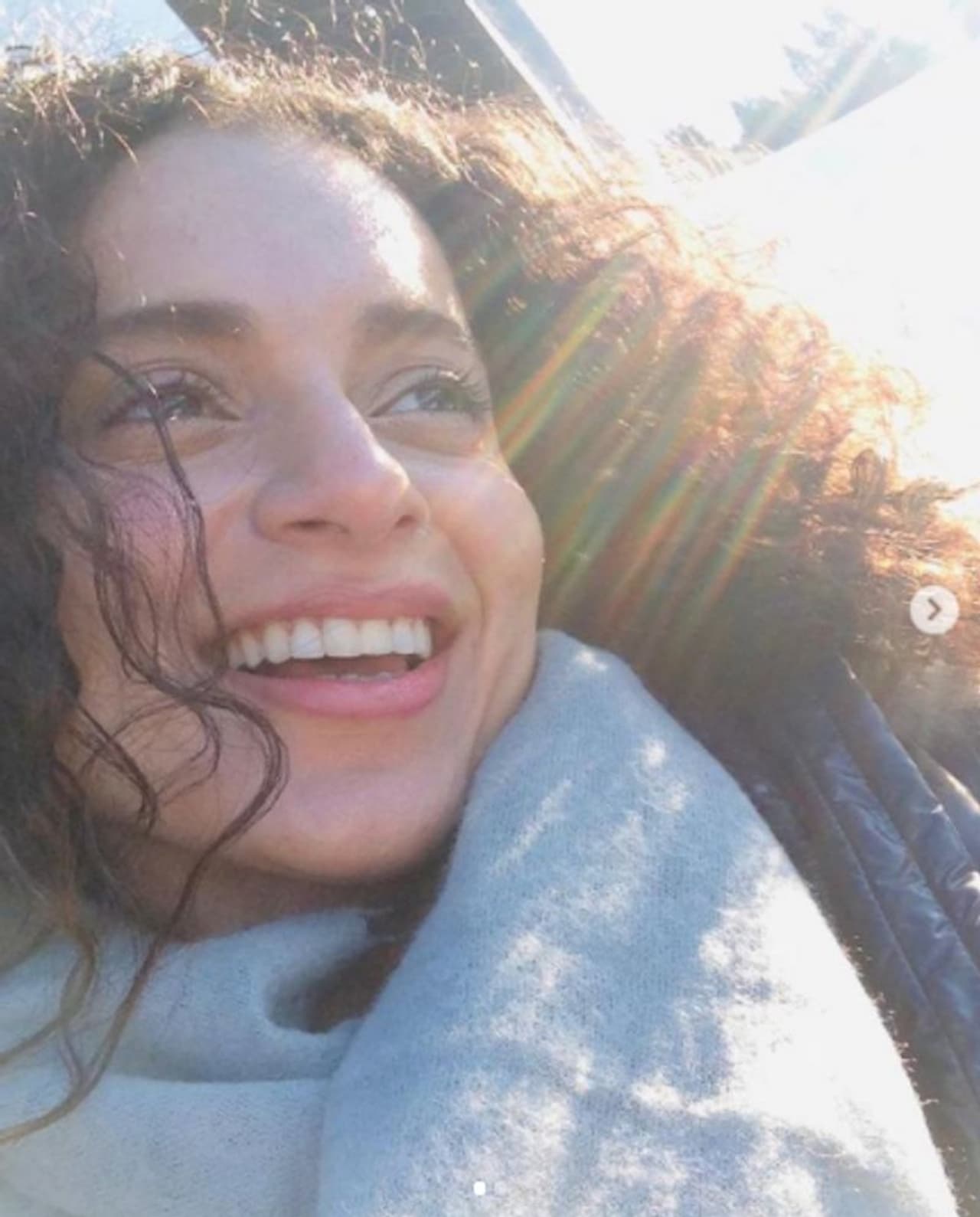 <p>ಬಾಲಿವುಡ್ ನಟಿ ಕಂಗನಾ ರಣಾವತ್ ಮನಾಲಿಯಲ್ಲಿ ಚಳಿಗಾಲವನ್ನು ಎಂಜಾಯ್ ಮಾಡ್ತಿದ್ದಾರೆ.</p> <p>ಬಾಲಿವುಡ್ ನಟಿ ಕಂಗನಾ ರಣಾವತ್ ಮನಾಲಿಯಲ್ಲಿ ಚಳಿಗಾಲವನ್ನು ಎಂಜಾಯ್ ಮಾಡ್ತಿದ್ದಾರೆ.</p>