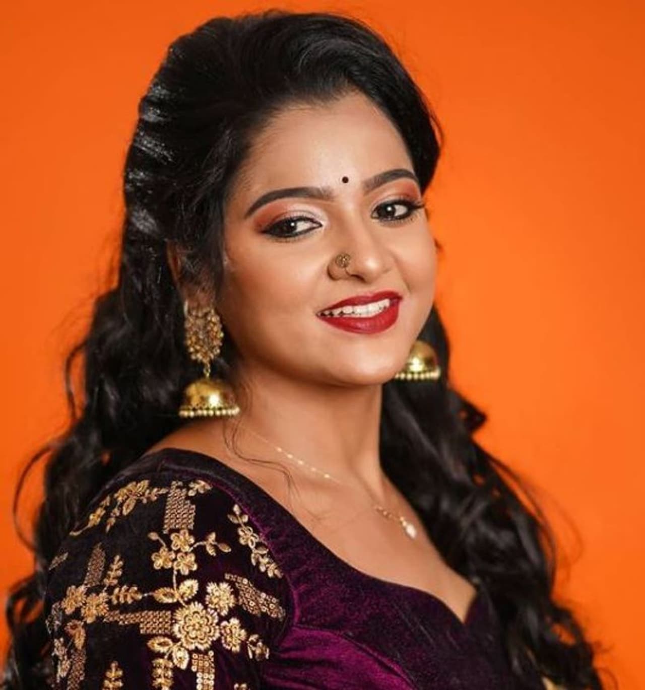 <p>விஜய் தொலைக்காட்சிகளில் ஒளிபரப்பாகி வரும் தொடர்களிலேயே அதிகம் ரசிகர்களின் கவனத்தை ஈர்த்தது பாண்டியன் ஸ்டோர்ஸ் சீரியல் தான். </p> <p>விஜய் தொலைக்காட்சிகளில் ஒளிபரப்பாகி வரும் தொடர்களிலேயே அதிகம் ரசிகர்களின் கவனத்தை ஈர்த்தது பாண்டியன் ஸ்டோர்ஸ் சீரியல் தான். </p>