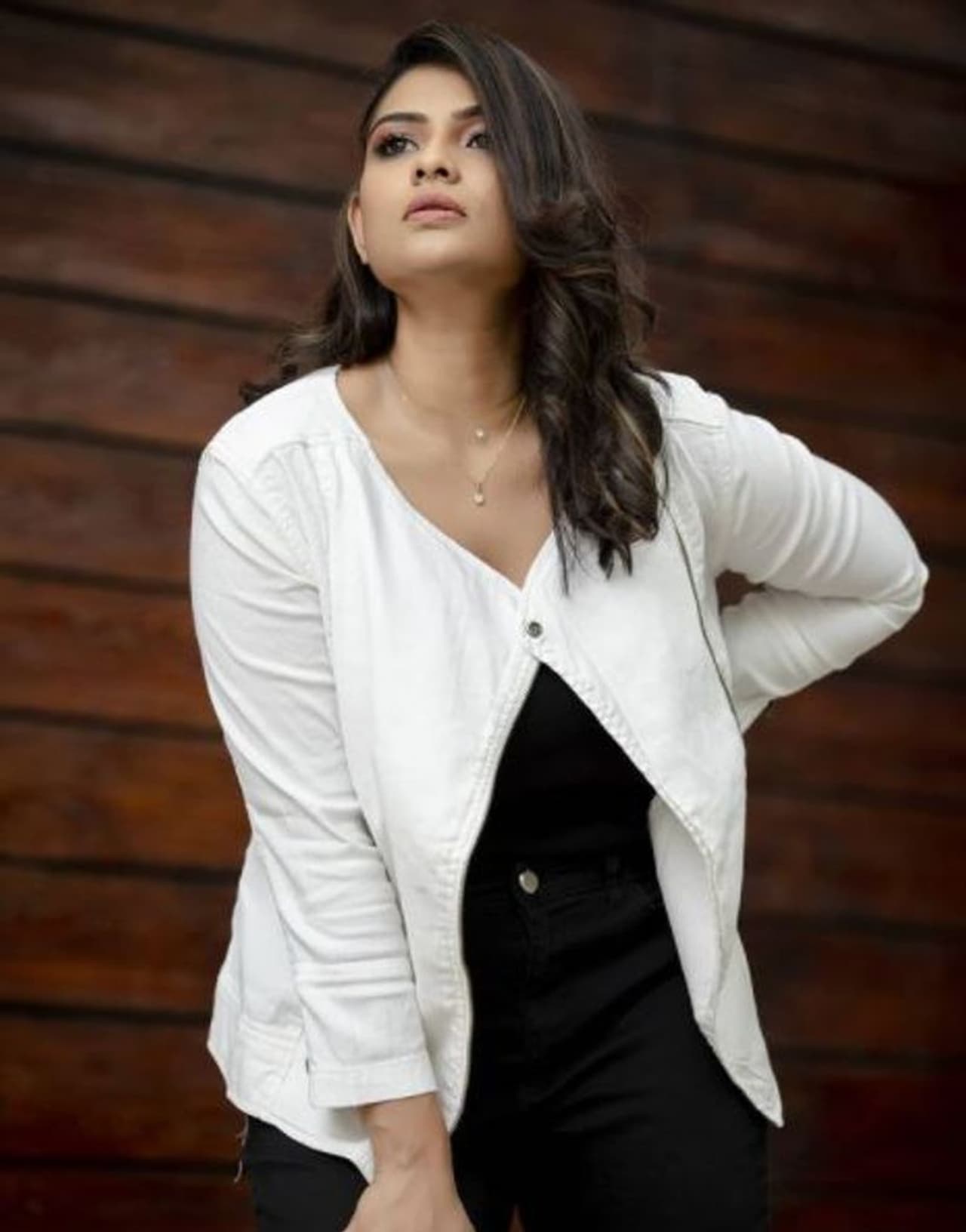 <p>செம்ம ஸ்டைலிஷாக மகேஸ்வரி கொடுத்த போஸ் </p> <p>செம்ம ஸ்டைலிஷாக மகேஸ்வரி கொடுத்த போஸ் </p>