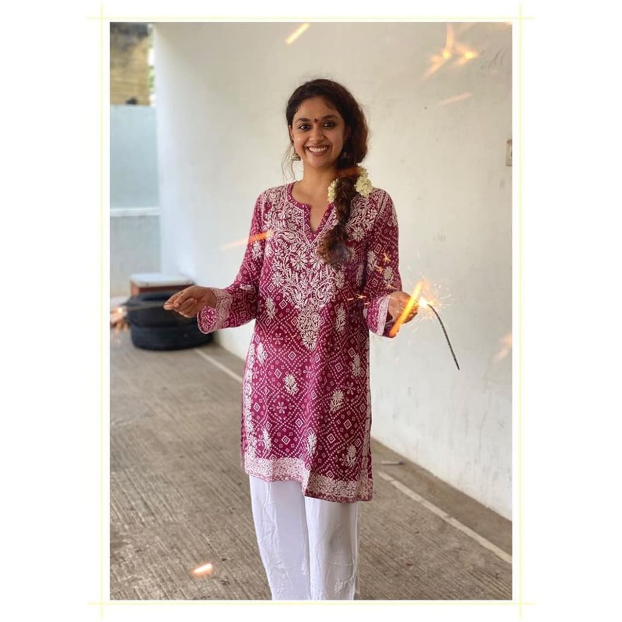 <p>தமிழ் சினிமாவின் முன்னணி நடிகையாக வலம் வருபவர் கீர்த்தி சுரேஷ். தற்போது சூப்பர் ஸ்டார் ரஜினிகாந்த் உடன் அண்ணாத்த படத்தில் நடித்து வருகிறார். </p> <p>தமிழ் சினிமாவின் முன்னணி நடிகையாக வலம் வருபவர் கீர்த்தி சுரேஷ். தற்போது சூப்பர் ஸ்டார் ரஜினிகாந்த் உடன் அண்ணாத்த படத்தில் நடித்து வருகிறார். </p>