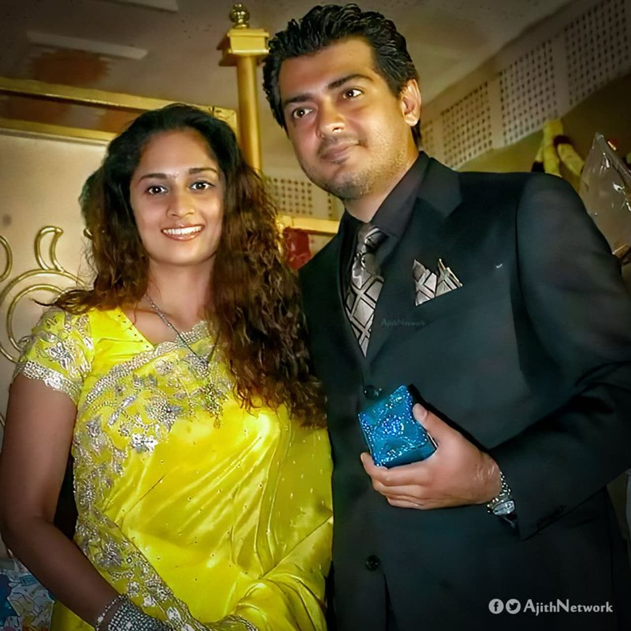 <p>தமிழ் திரையுலகைப் பொறுத்தவரை க்யூட் ஜோடி என்ற இடத்தை இன்று வரை தக்கவைத்திருப்பது அஜித் ஷாலினி ஜோடி தான். தற்போது அஜித் ஷாலினி நட்சத்திர தம்பதிக்கு அனோஷ்கா என்ற மகளும், ஆத்விக் என்ற மகனும் உள்ளனர். </p> <p>தமிழ் திரையுலகைப் பொறுத்தவரை க்யூட் ஜோடி என்ற இடத்தை இன்று வரை தக்கவைத்திருப்பது அஜித் ஷாலினி ஜோடி தான். தற்போது அஜித் ஷாலினி நட்சத்திர தம்பதிக்கு அனோஷ்கா என்ற மகளும், ஆத்விக் என்ற மகனும் உள்ளனர். </p>