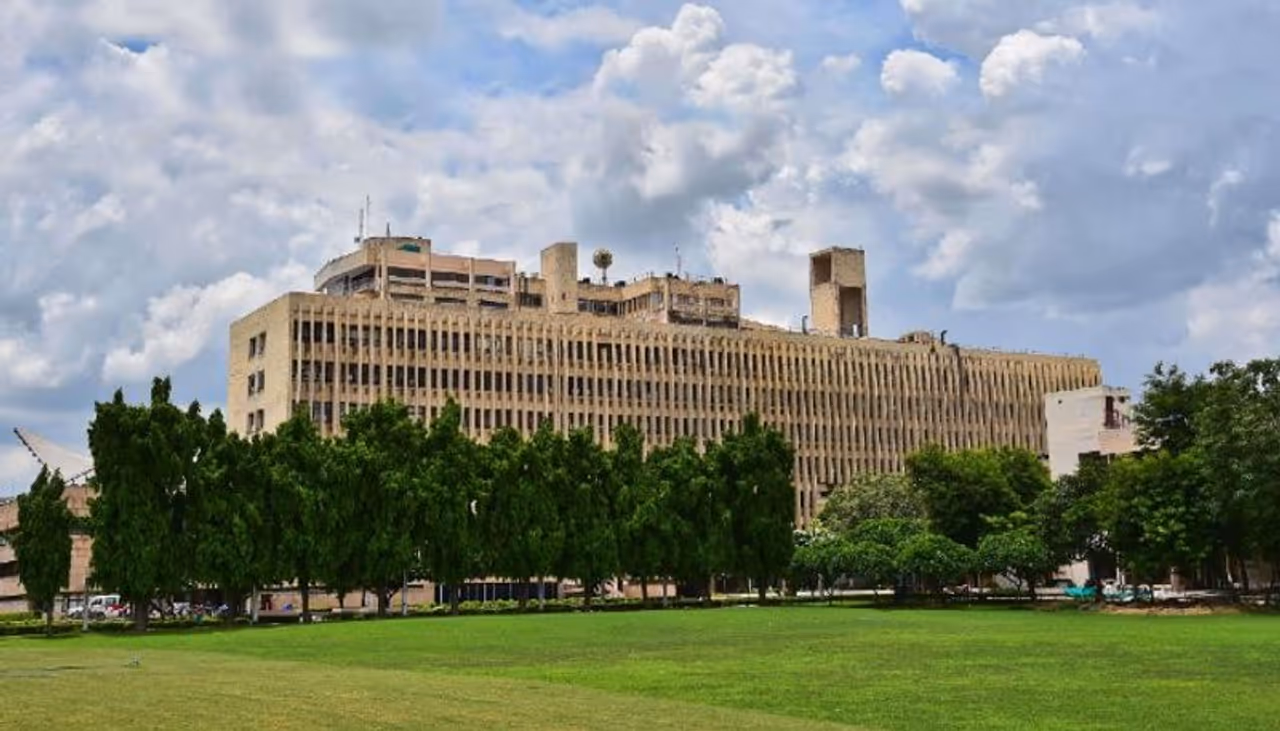 <p>The Global Employability Ranking and Survey 2020 recently released a comprehensive report that placed India in the 15th spot globally, 8 spots higher from the 23rd position the country occupied in 2018.</p> <p>The Global Employability Ranking and Survey 2020 recently released a comprehensive report that placed India in the 15th spot globally, 8 spots higher from the 23rd position the country occupied in 2018.</p>