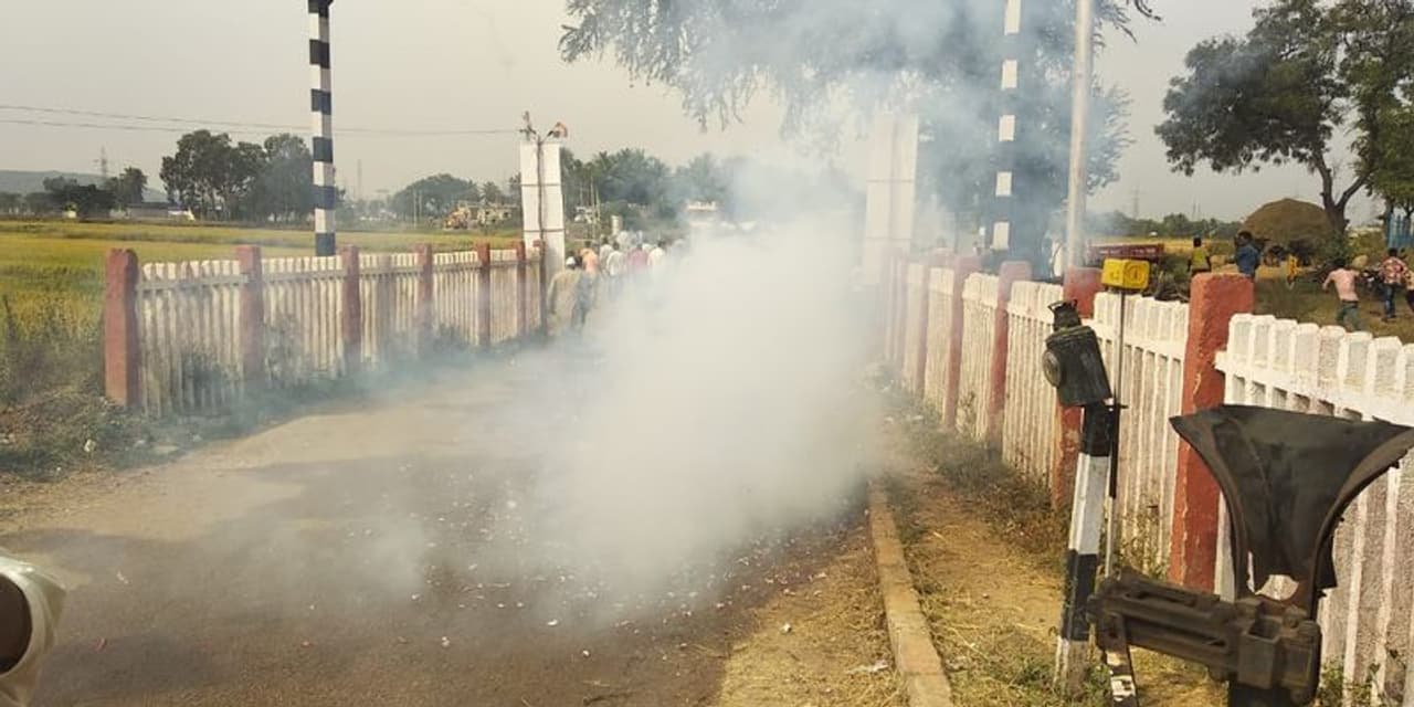 <p>kpcc ಅಧ್ಯಕ್ಷ ಹೊಸ ಸುಳಿವೊಂದನ್ನು ನೀಡಿದ್ದಾರೆ. ಬಿಜೆಪಿಯಿಂದ ಕೈಗೆ ಕೆಲ ಸಚಿವರ ವಲಸೆ ಬಗ್ಗೆ ತಿಳಿಸಿದ್ದಾರೆ</p> <p>kpcc ಅಧ್ಯಕ್ಷ ಹೊಸ ಸುಳಿವೊಂದನ್ನು ನೀಡಿದ್ದಾರೆ. ಬಿಜೆಪಿಯಿಂದ ಕೈಗೆ ಕೆಲ ಸಚಿವರ ವಲಸೆ ಬಗ್ಗೆ ತಿಳಿಸಿದ್ದಾರೆ</p>