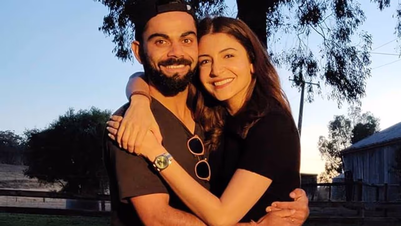 <p>Indian skipper Virat Kohli has engaged himself in his busy cricketing schedule, in Australia, where Team India is expected to play across formats. Meanwhile, Kohli's Bollywood wife, Anushka Sharma, who is expecting her first child in January, too, is keeping herself engaged with shoots, in Mumbai.</p> <p>Indian skipper Virat Kohli has engaged himself in his busy cricketing schedule, in Australia, where Team India is expected to play across formats. Meanwhile, Kohli's Bollywood wife, Anushka Sharma, who is expecting her first child in January, too, is keeping herself engaged with shoots, in Mumbai.</p>