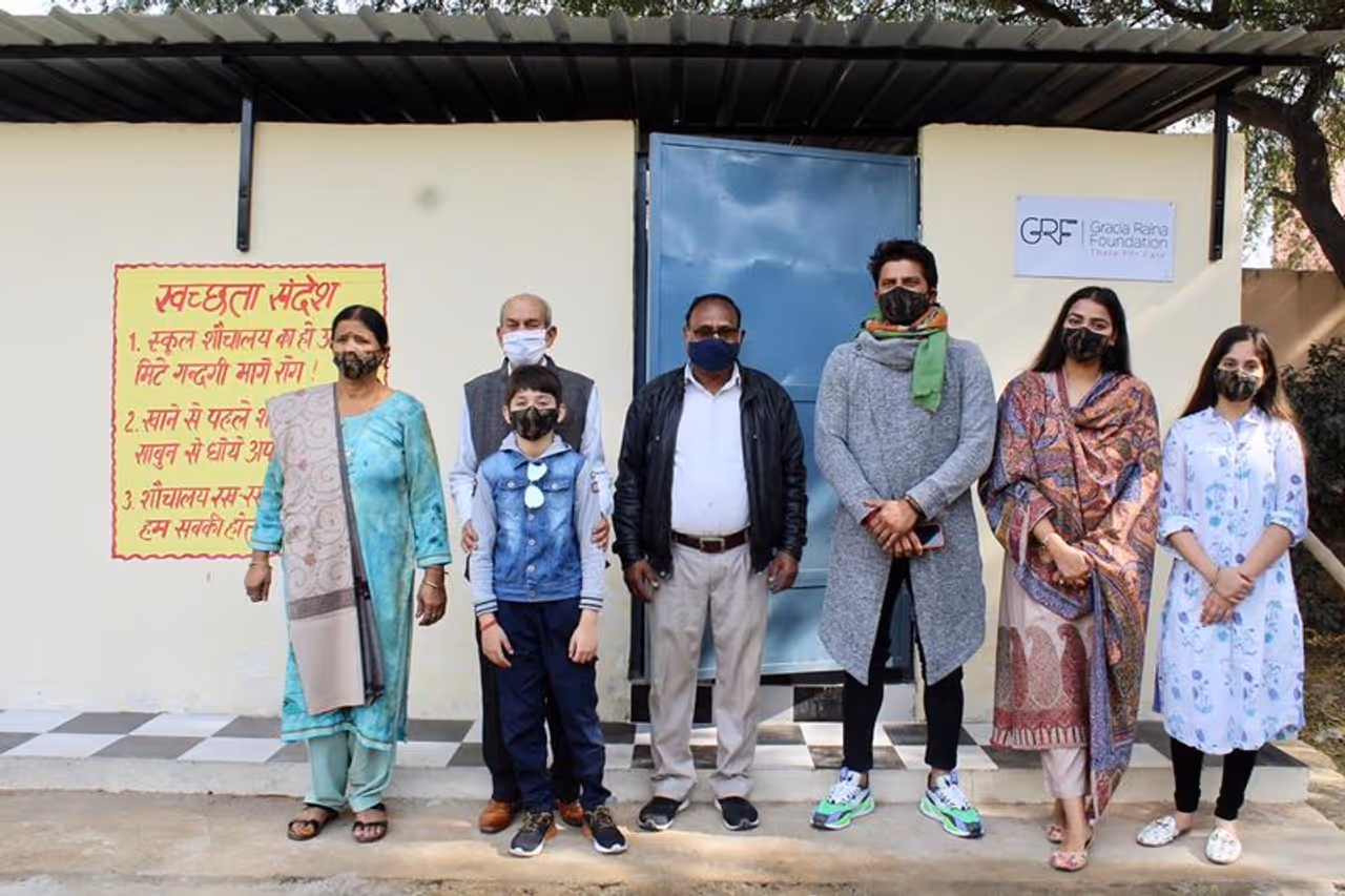 <p>ಟೀಂ ಇಂಡಿಯಾ ಮಾಜಿ ಕ್ರಿಕೆಟಿಗ ಸುರೇಶ್ ರೈನಾ ಇತ್ತೀಚೆಗೆ ಮುಕ್ತಾಯಗೊಂಡ ಐಪಿಎಲ್ ಟೂರ್ನಿ ಆರಂಭಕ್ಕೂ ಮುನ್ನ ಟೀಂ ಇಂಡಿಯಾಗೆ ವಿದಾಯ ಹೇಳಿದ್ದರು ಬಳಿಕ ಐಪಿಎಲ್ ಟೂರ್ನಿಯಿಂದ ಹೊರಬಂದು ಭಾರಿ ಸಂಚಲನ ಸೃಷ್ಟಿಸಿದ್ದರು.&nbsp;</p>