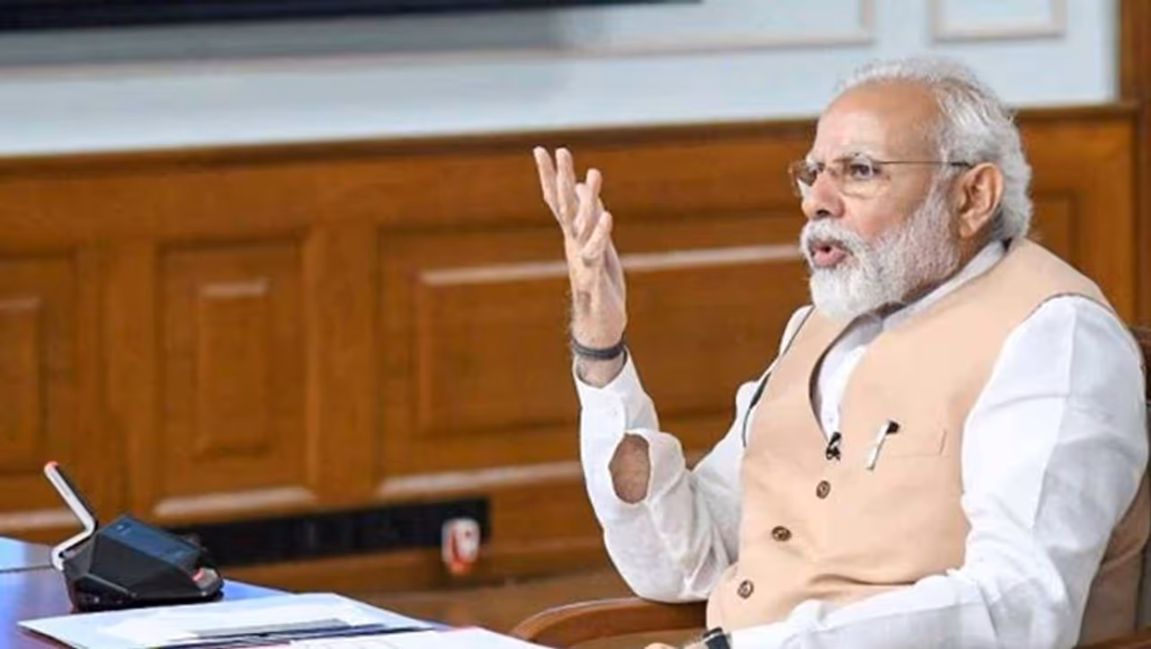 <p>ಪ್ರಧಾನಿ ನರೇಂದ್ರ ಮೋದಿ ಹಾಗೂ ಎಲ್ಲಾ ರಾಜ್ಯ ಹಾಗೂ ಕೇಂದ್ರಾಡಳಿ ಪ್ರದೇಶದ ಮುಖ್ಯಮಂತ್ರಿಗಳ ಜೊತೆ ಕೊರೋನಾ ನಿಯಂತ್ರಣ ಕುರಿತು ಮಹತ್ವದ ಸಭೆ ನಡೆಸಿದ್ದಾರೆ. ಕೊರೋನಾ ಹೆಚ್ಚಿರುವ ಹಾಗೂ ಇತರ ರಾಜ್ಯಗಳಿಗೆ ಮಹತ್ವದ ಸಲಹೆ ನೀಡಿದ್ದಾರೆ.</p>