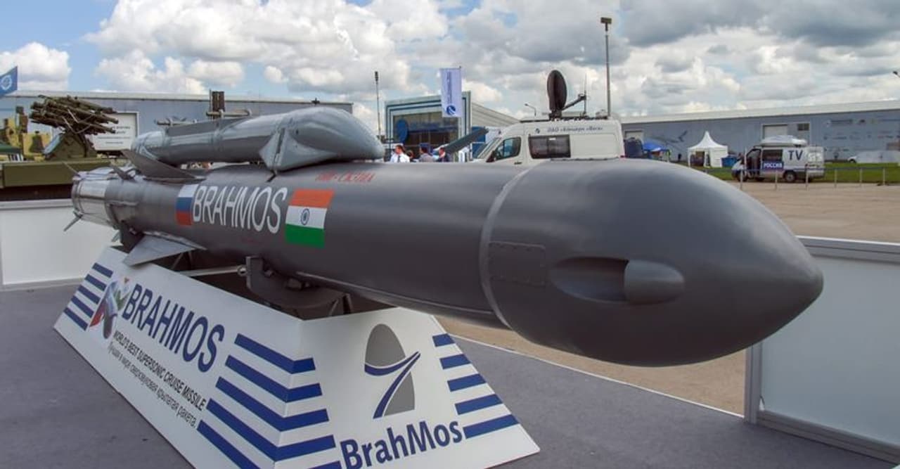 <p>Gulf countries like Qatar, United Arab Emirates (UAE) and Saudi Arabia have expressed interest in Brahmos supersonic missile.&nbsp;<br />&nbsp;</p>