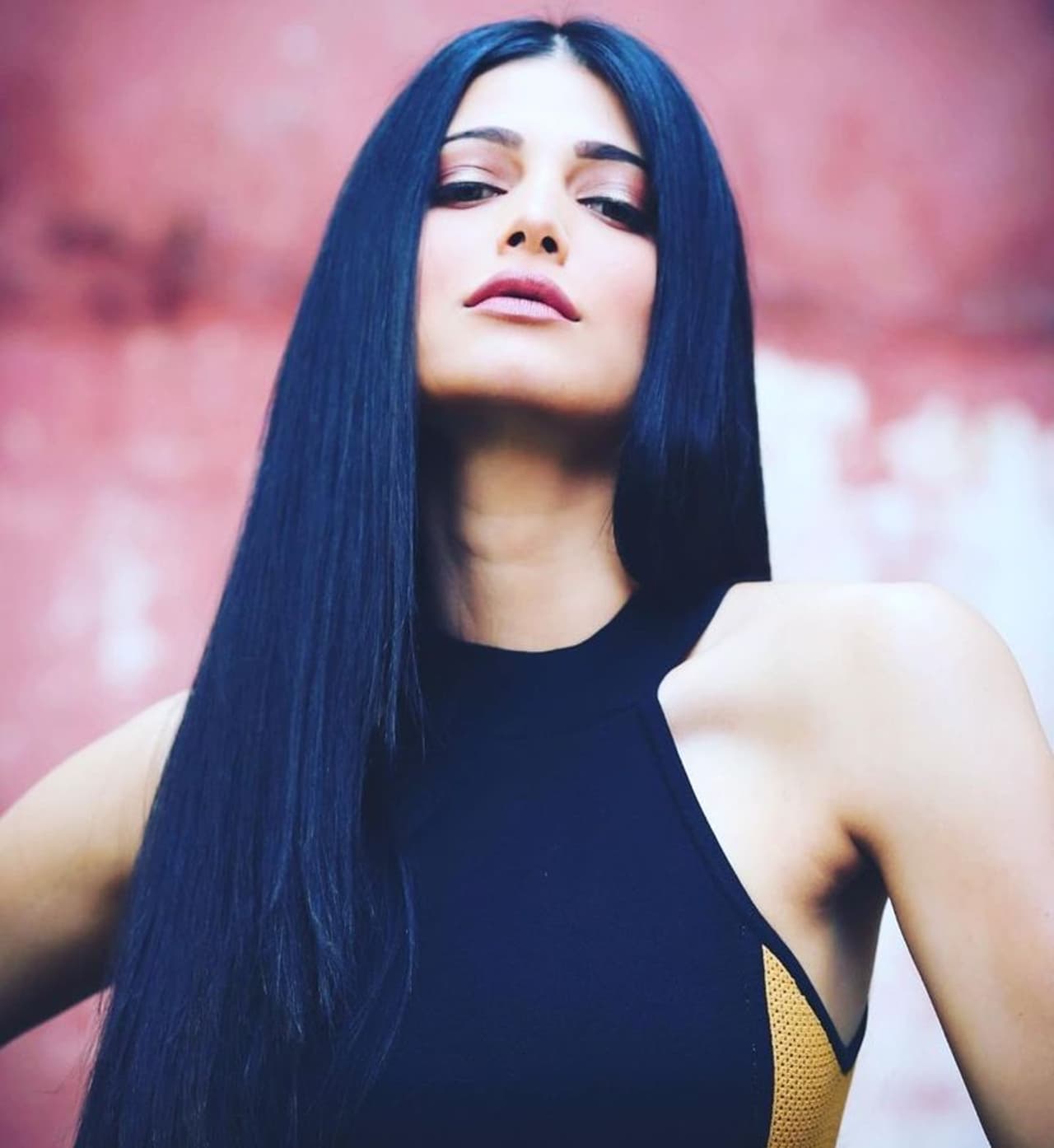 <p style="text align: justify;">ನಟಿ ಶ್ರುತಿ ಹಾಸನ್ ಮಾನಸಿಕ ಆರೋಗ್ಯವನ್ನು ನೋಡಿಕೊಳ್ಳುವ ಅಗತ್ಯತೆಯ ಬಗ್ಗೆ ಆಗಾಗ್ಗೆ ಮಾತನಾಡುತ್ತಿರುತ್ತಾರೆ. ವಿಶೇಷವಾಗಿ ಲಾಕ್ಡೌನ್ ಸಮಯದಲ್ಲಿ.</p> <p style="text align: justify;">ನಟಿ ಶ್ರುತಿ ಹಾಸನ್ ಮಾನಸಿಕ ಆರೋಗ್ಯವನ್ನು ನೋಡಿಕೊಳ್ಳುವ ಅಗತ್ಯತೆಯ ಬಗ್ಗೆ ಆಗಾಗ್ಗೆ ಮಾತನಾಡುತ್ತಿರುತ್ತಾರೆ. ವಿಶೇಷವಾಗಿ ಲಾಕ್ಡೌನ್ ಸಮಯದಲ್ಲಿ.</p>