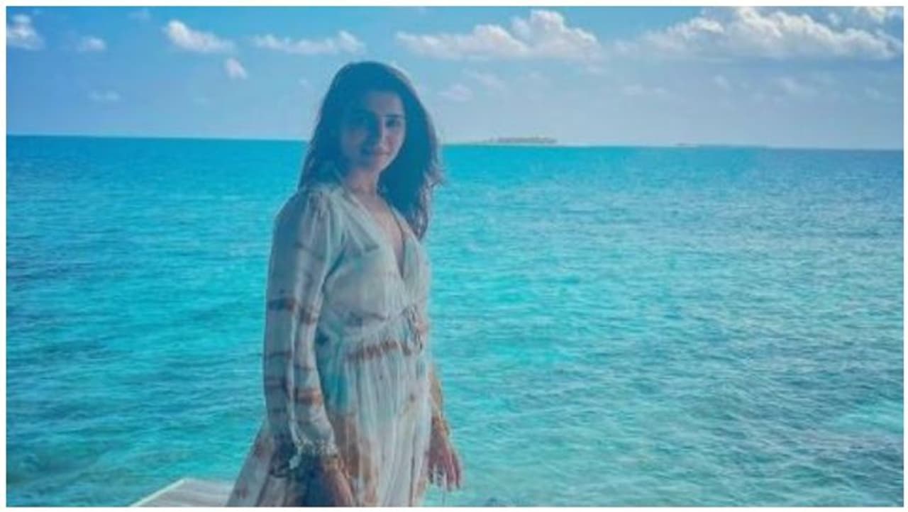 <p>நடிகை சமந்தா தற்போது மாலத்தீவில் கணவர் நாக சைதன்யாவுடன் முகாமிட்டுள்ளார்.</p> <p>நடிகை சமந்தா தற்போது மாலத்தீவில் கணவர் நாக சைதன்யாவுடன் முகாமிட்டுள்ளார்.</p>