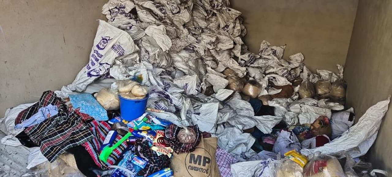 <p>ആദിവാസി, ഗോത്രമേഖലയിൽ നിന്നുള്ള വളരെ പാവപ്പെട്ടവരടക്കം പ്രളയത്തിൽ വലിയ നാശനഷ്ടങ്ങൾ നേരിട്ട മേഖലകളിലേക്ക് അയക്കാനുള്ള സാധനസാമഗ്രികളാണ് പൂർണമായും നശിച്ചത്. ആയിരക്കണക്കിന് രൂപയുടെ ഭക്ഷ്യ വസ്തുക്കള് അടക്കമുള്ള സാമഗ്രികൾ പൂർണമായും ഉപയോഗശൂന്യമായി. </p> <p>ആദിവാസി, ഗോത്രമേഖലയിൽ നിന്നുള്ള വളരെ പാവപ്പെട്ടവരടക്കം പ്രളയത്തിൽ വലിയ നാശനഷ്ടങ്ങൾ നേരിട്ട മേഖലകളിലേക്ക് അയക്കാനുള്ള സാധനസാമഗ്രികളാണ് പൂർണമായും നശിച്ചത്. ആയിരക്കണക്കിന് രൂപയുടെ ഭക്ഷ്യ വസ്തുക്കള് അടക്കമുള്ള സാമഗ്രികൾ പൂർണമായും ഉപയോഗശൂന്യമായി. </p>