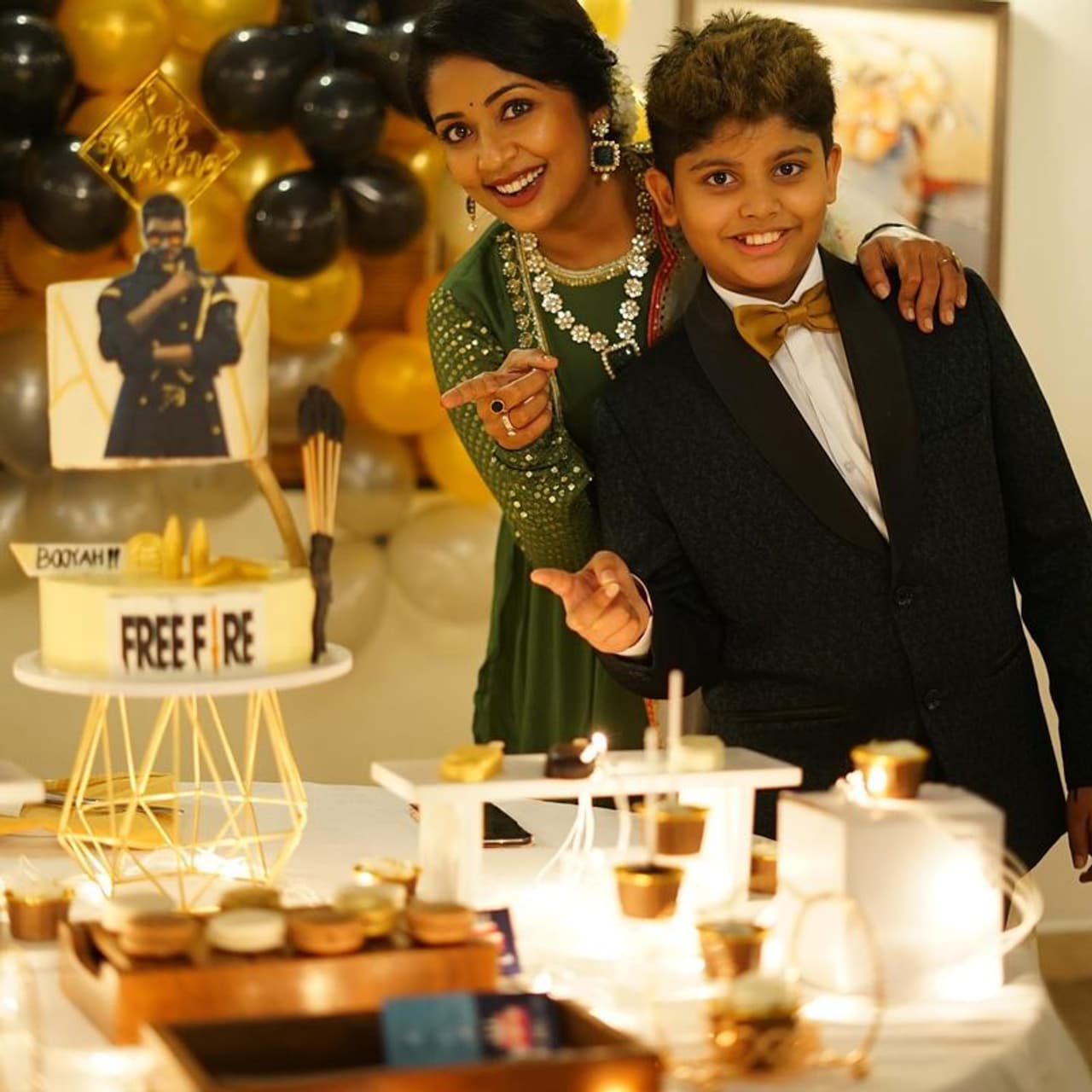 <p>അബാദില് വച്ച് നടന്ന ആഘോഷങ്ങളുടെ ചിത്രങ്ങളാണ് നവ്യ പങ്കുവച്ചിരിക്കുന്നത്. </p> <p>അബാദില് വച്ച് നടന്ന ആഘോഷങ്ങളുടെ ചിത്രങ്ങളാണ് നവ്യ പങ്കുവച്ചിരിക്കുന്നത്. </p>