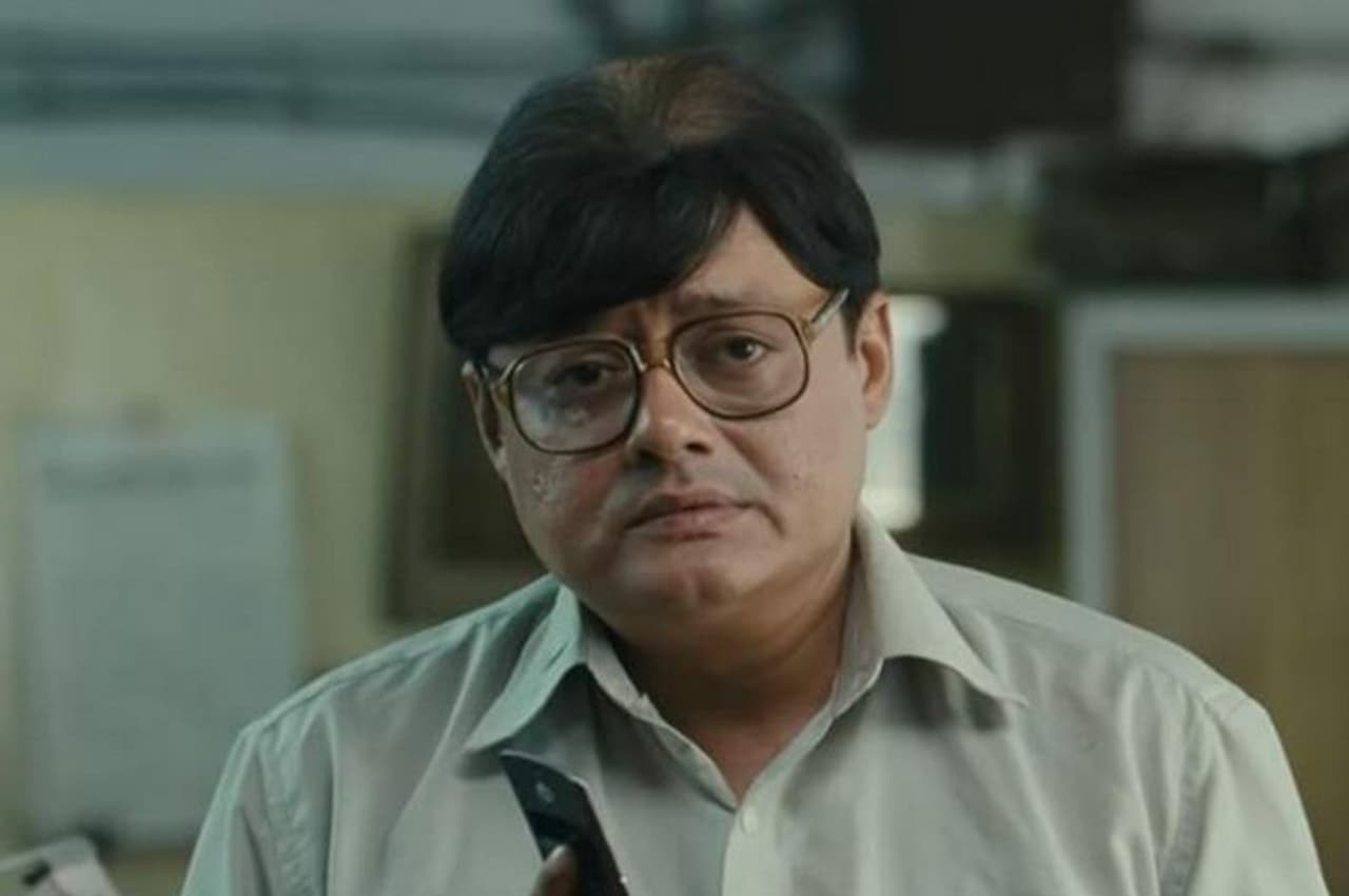 <p>വിദ്യാ ബാലൻ നായികയായ കഹാനി എന്ന ചിത്രത്തില് സാശ്വത ചാറ്റര്ജി അഭിനയിച്ച കഥാപാത്രമാണ് ബോബ് ബിശ്വാസ്.</p> <p>വിദ്യാ ബാലൻ നായികയായ കഹാനി എന്ന ചിത്രത്തില് സാശ്വത ചാറ്റര്ജി അഭിനയിച്ച കഥാപാത്രമാണ് ബോബ് ബിശ്വാസ്.</p>