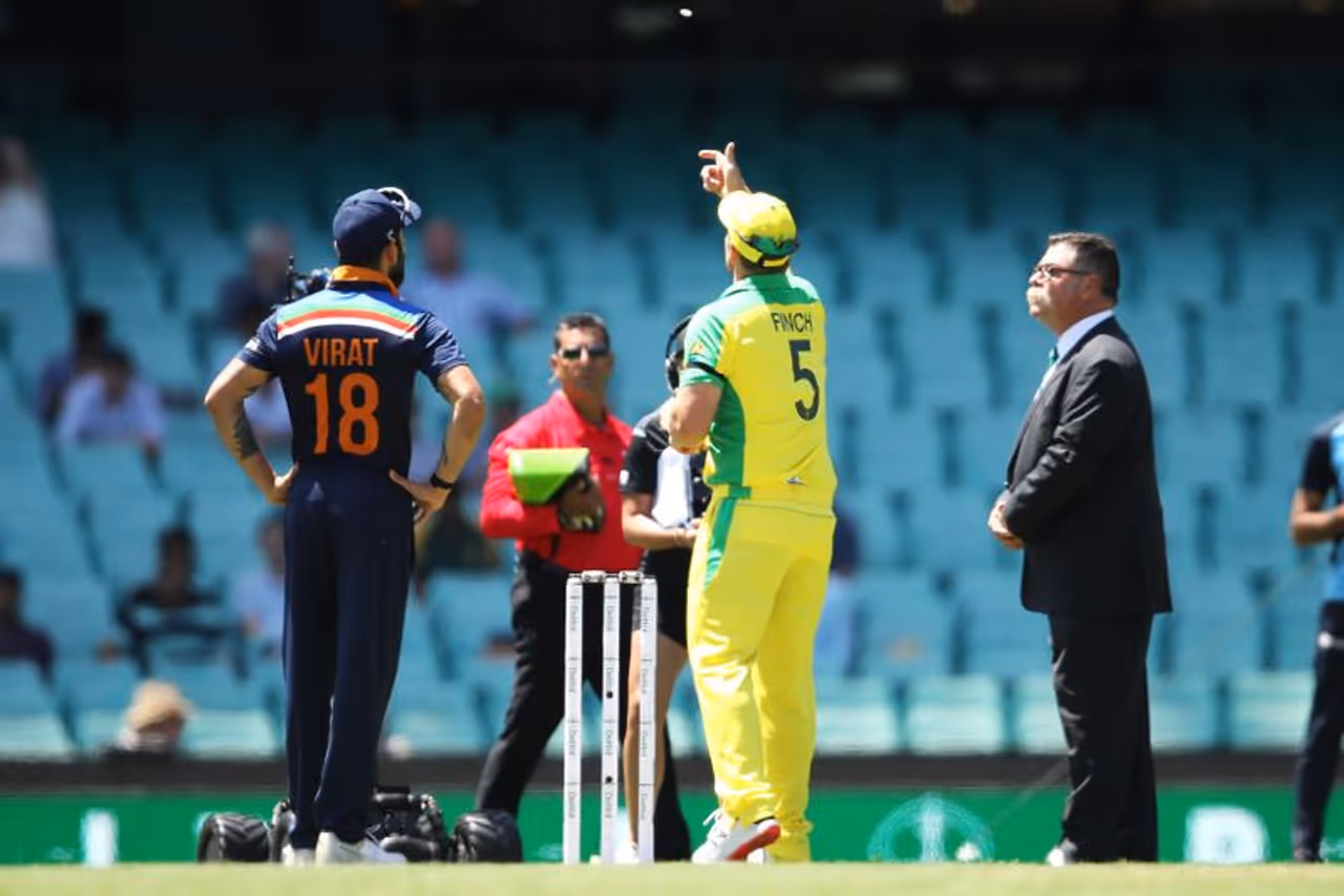 <p>After suffering a hard fought 66 run defeat in the opening One Day International (ODI), the Indians take on Australia in the second game, at the Sydney Cricket Ground (SCG), on Sunday. It is a do or die game for India, as a loss here would allow Australia to win the series.</p>