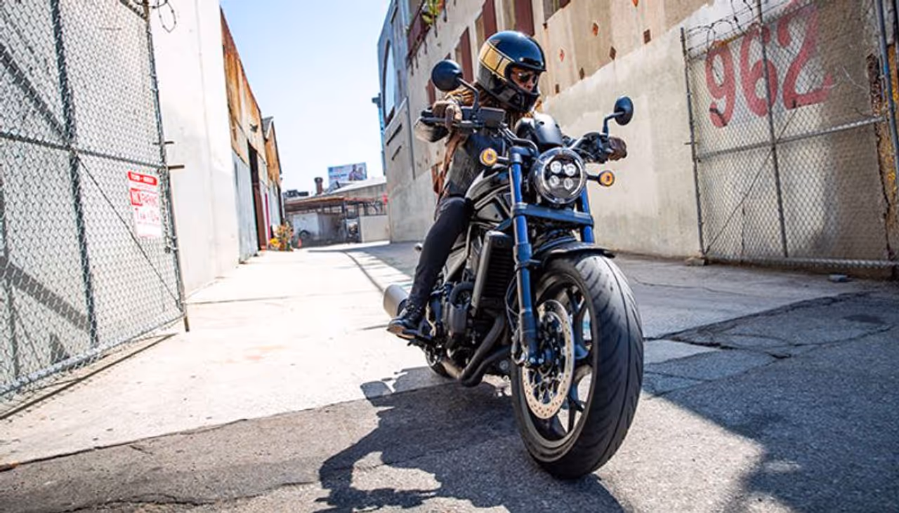 <p>Though it is still not clear when the Rebel CMX1100 will be unveiled in India, the new bike will come in a retro design, with round headlamps, round mirrors, tier drop shape fuel tank and black alloy wheels.</p> <p>Though it is still not clear when the Rebel CMX1100 will be unveiled in India, the new bike will come in a retro design, with round headlamps, round mirrors, tier drop shape fuel tank and black alloy wheels.</p>