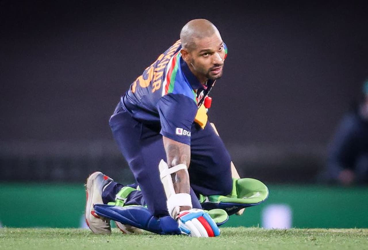 <p><strong>ശിഖര് ധവാന്:</strong> ഐപിഎല്ലിലെ മിന്നുന്ന ഫോം ആദ്യ ഏകദിനത്തിലും തുടര്ന്ന ധവാന് തന്നെയാകും രണ്ടാം ഏകദിനത്തിലും ഇന്ത്യയുടെ പ്രധാന ബാറ്റിംഗ് പ്രതീക്ഷ.</p><p> </p> <p><strong>ശിഖര് ധവാന്:</strong> ഐപിഎല്ലിലെ മിന്നുന്ന ഫോം ആദ്യ ഏകദിനത്തിലും തുടര്ന്ന ധവാന് തന്നെയാകും രണ്ടാം ഏകദിനത്തിലും ഇന്ത്യയുടെ പ്രധാന ബാറ്റിംഗ് പ്രതീക്ഷ.</p><p> </p>