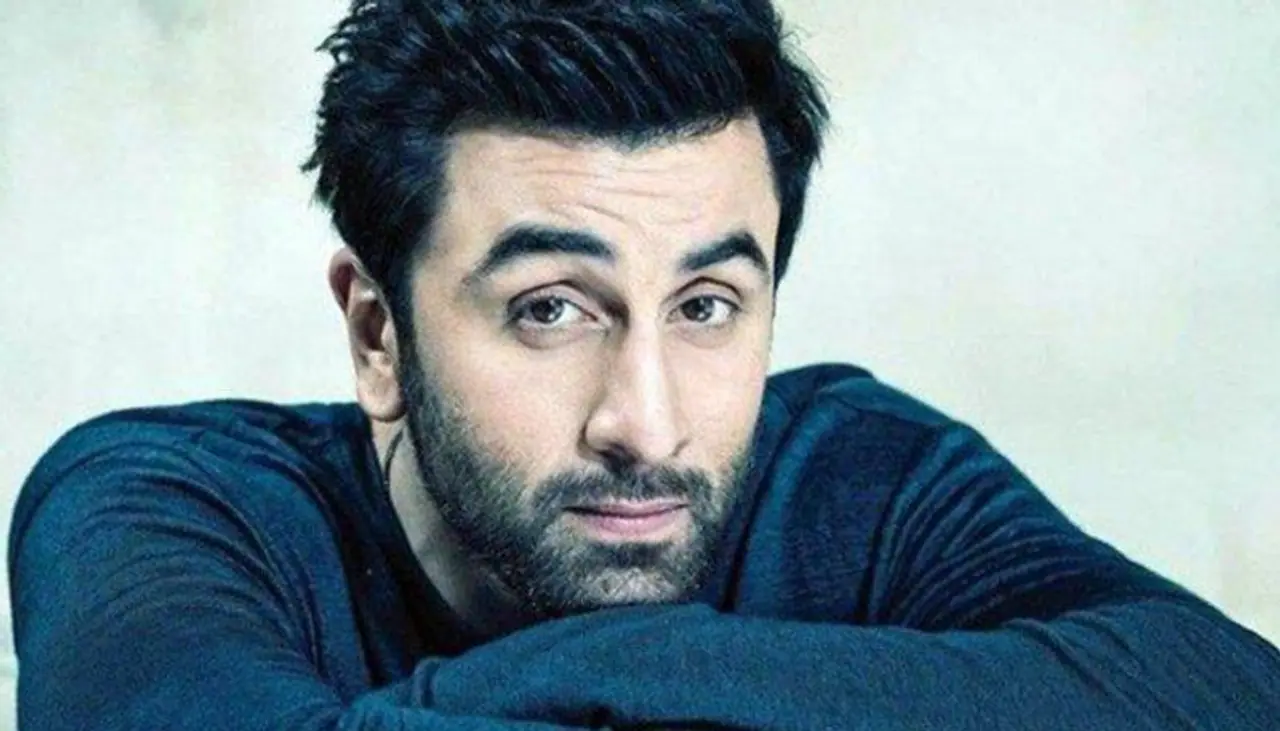 <p>ಹಲವು ಹಿಟ್ ಸಿನಿಮಾಗಳನ್ನು ನೀಡಿರುವ ರಣಬೀರ್ ಕಪೂರ್ ಬಾಲಿವುಡ್ನ ಫೇಮಸ್ ನಟರಲ್ಲಿ ಒಬ್ಬರು.</p> <p>ಹಲವು ಹಿಟ್ ಸಿನಿಮಾಗಳನ್ನು ನೀಡಿರುವ ರಣಬೀರ್ ಕಪೂರ್ ಬಾಲಿವುಡ್ನ ಫೇಮಸ್ ನಟರಲ್ಲಿ ಒಬ್ಬರು.</p>