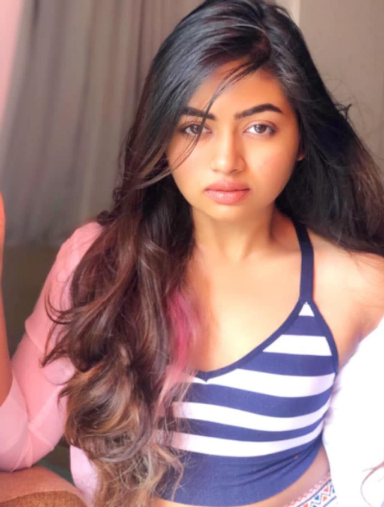 <p>ഏഷ്യാനെറ്റിലെ ഓട്ടോഗ്രാഫ് എന്ന സീരിയലിലൂടെ ശ്രദ്ധേയയായ നടിയാണ് ശാലിൻ സോയ.</p> <p>ഏഷ്യാനെറ്റിലെ ഓട്ടോഗ്രാഫ് എന്ന സീരിയലിലൂടെ ശ്രദ്ധേയയായ നടിയാണ് ശാലിൻ സോയ.</p>