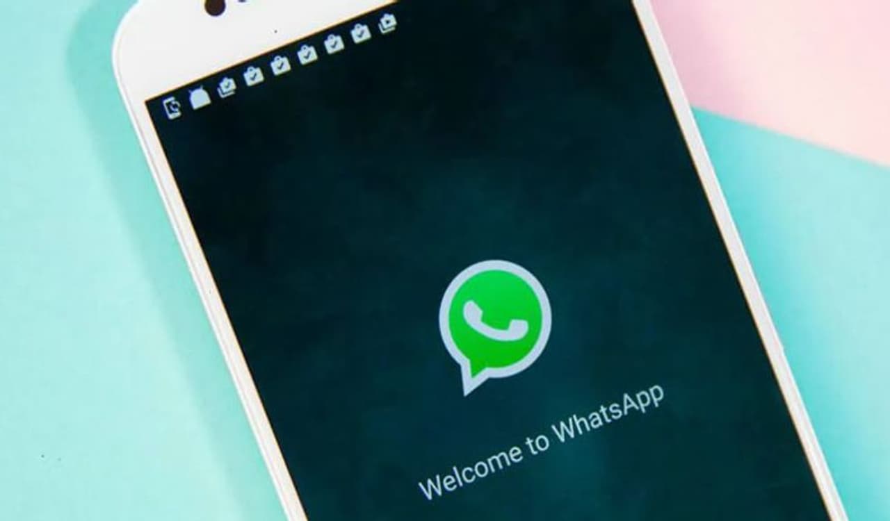 <p>ಭಾರತದಲ್ಲಿ ವ್ಯಾಟ್ಸ್ಆ್ಯಪ್ ಅತೀ ಹೆಚ್ಚು ಬಳಕೆದಾರರನ್ನು ಹೊಂದಿದೆ. ದಿನ ನಿತ್ಯದ ಬದುಕಿನಲ್ಲಿWhatsApp ಪ್ರಮುಖ ಪಾತ್ರನಿರ್ಹಿಸುತ್ತಿದೆ. ಆದರೆ ಇದೀಗ ವ್ಯಾಟ್ಸ್ಆ್ಯಪ್ ಬಳಕೆಗೆ ಎಲ್ಲಾ ಷರತ್ತು ಒಪ್ಪಿಕೊಳ್ಳಲೇಬೇಕಾದ ಅನಿವಾರ್ಯತೆ ಎದುರಾಗಿದೆ.</p> <p>ಭಾರತದಲ್ಲಿ ವ್ಯಾಟ್ಸ್ಆ್ಯಪ್ ಅತೀ ಹೆಚ್ಚು ಬಳಕೆದಾರರನ್ನು ಹೊಂದಿದೆ. ದಿನ ನಿತ್ಯದ ಬದುಕಿನಲ್ಲಿWhatsApp ಪ್ರಮುಖ ಪಾತ್ರನಿರ್ಹಿಸುತ್ತಿದೆ. ಆದರೆ ಇದೀಗ ವ್ಯಾಟ್ಸ್ಆ್ಯಪ್ ಬಳಕೆಗೆ ಎಲ್ಲಾ ಷರತ್ತು ಒಪ್ಪಿಕೊಳ್ಳಲೇಬೇಕಾದ ಅನಿವಾರ್ಯತೆ ಎದುರಾಗಿದೆ.</p>