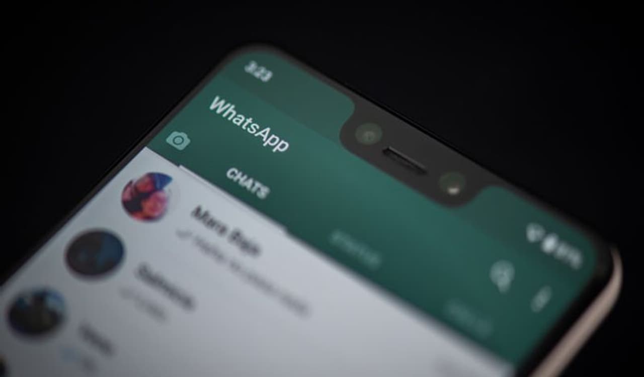 <p>Wallpapers have got four major updates. The update includes dedicated chat wallpapers, extra doodle wallpapers, an updated Stock wallpaper gallery, and the ability to set specific wallpapers for light and dark mode settings.</p> <p>Wallpapers have got four major updates. The update includes dedicated chat wallpapers, extra doodle wallpapers, an updated Stock wallpaper gallery, and the ability to set specific wallpapers for light and dark mode settings.</p>